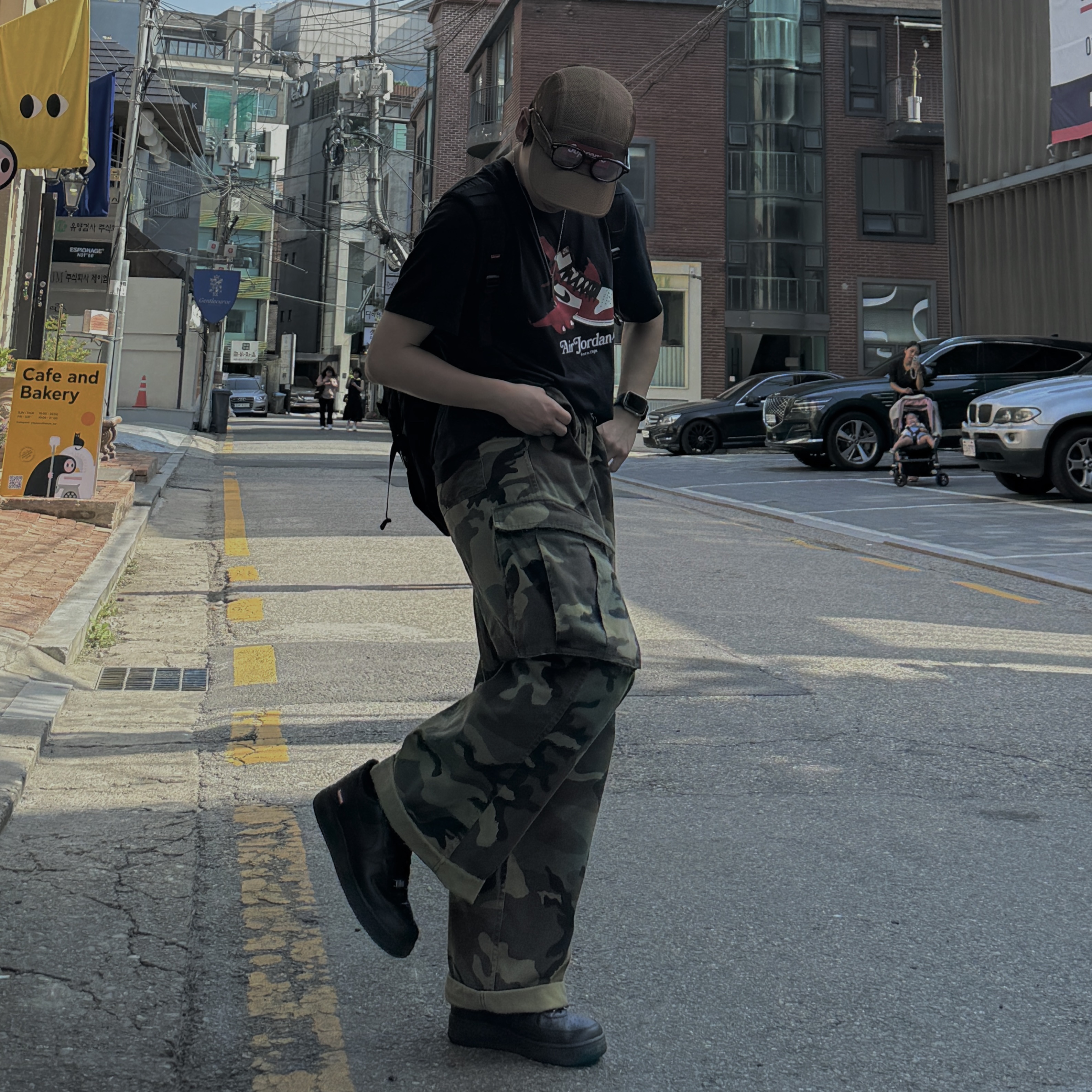 Supreme Leopard Corduroy Camp Cap Beige - 23FW, Nike x Supreme Air Force 1 Low Black 착용 스타일 - 1