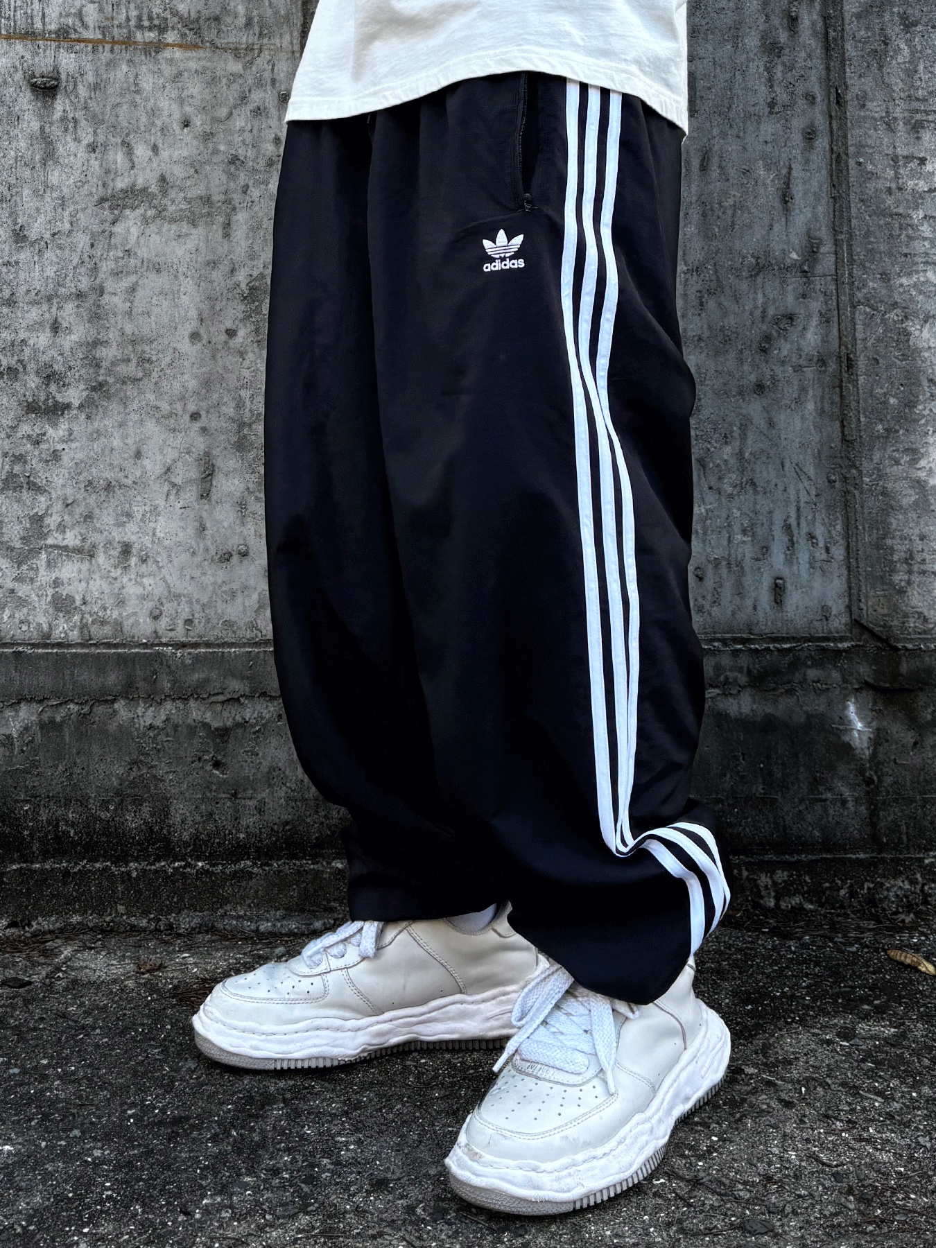 Maison Mihara Yasuhiro Wayne Puffer OG Sole Leather Low-top Sneakers White 착용 스타일 - 3
