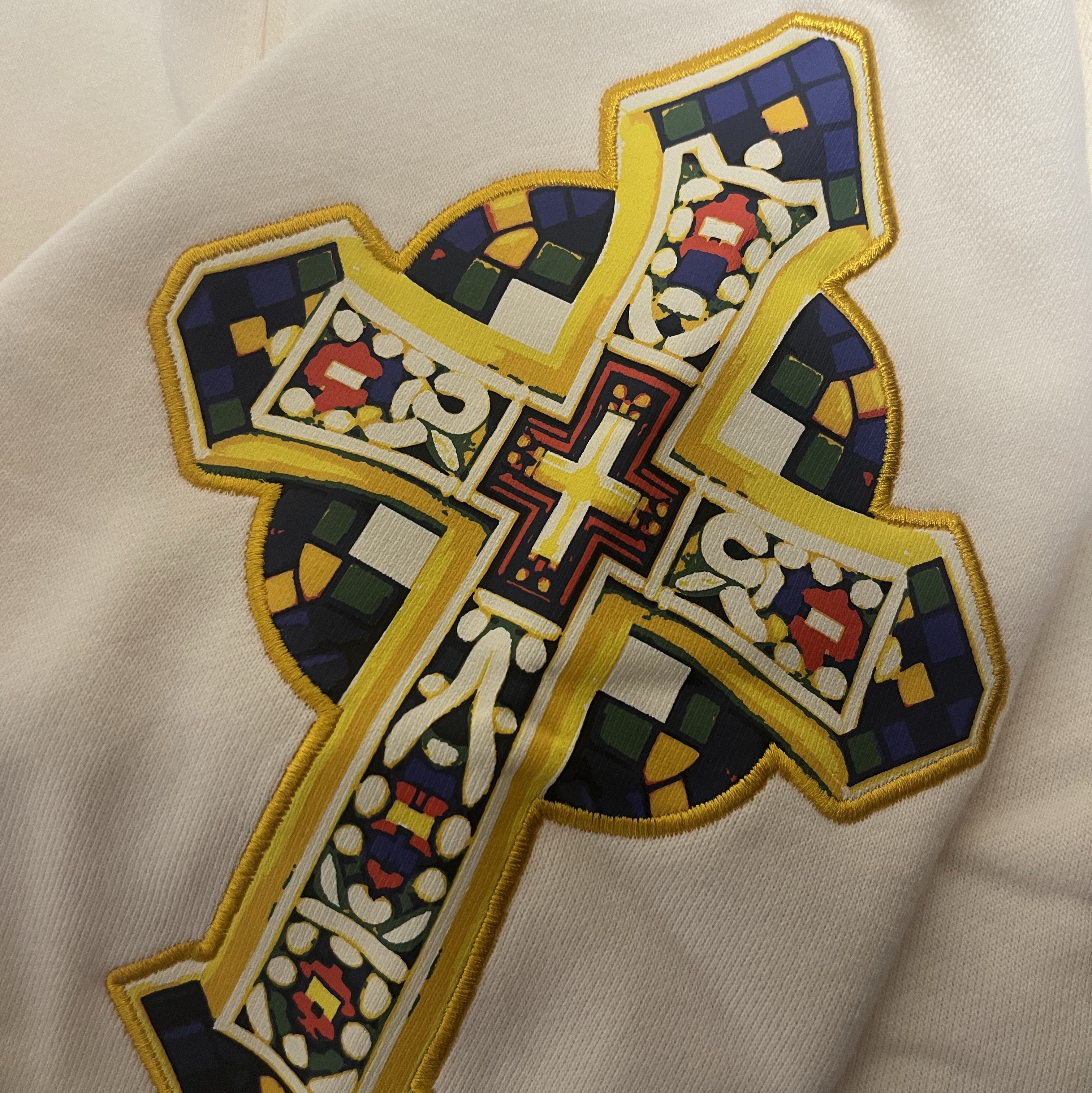 Palace Saints Crew Soft White - 24SS 착용 스타일