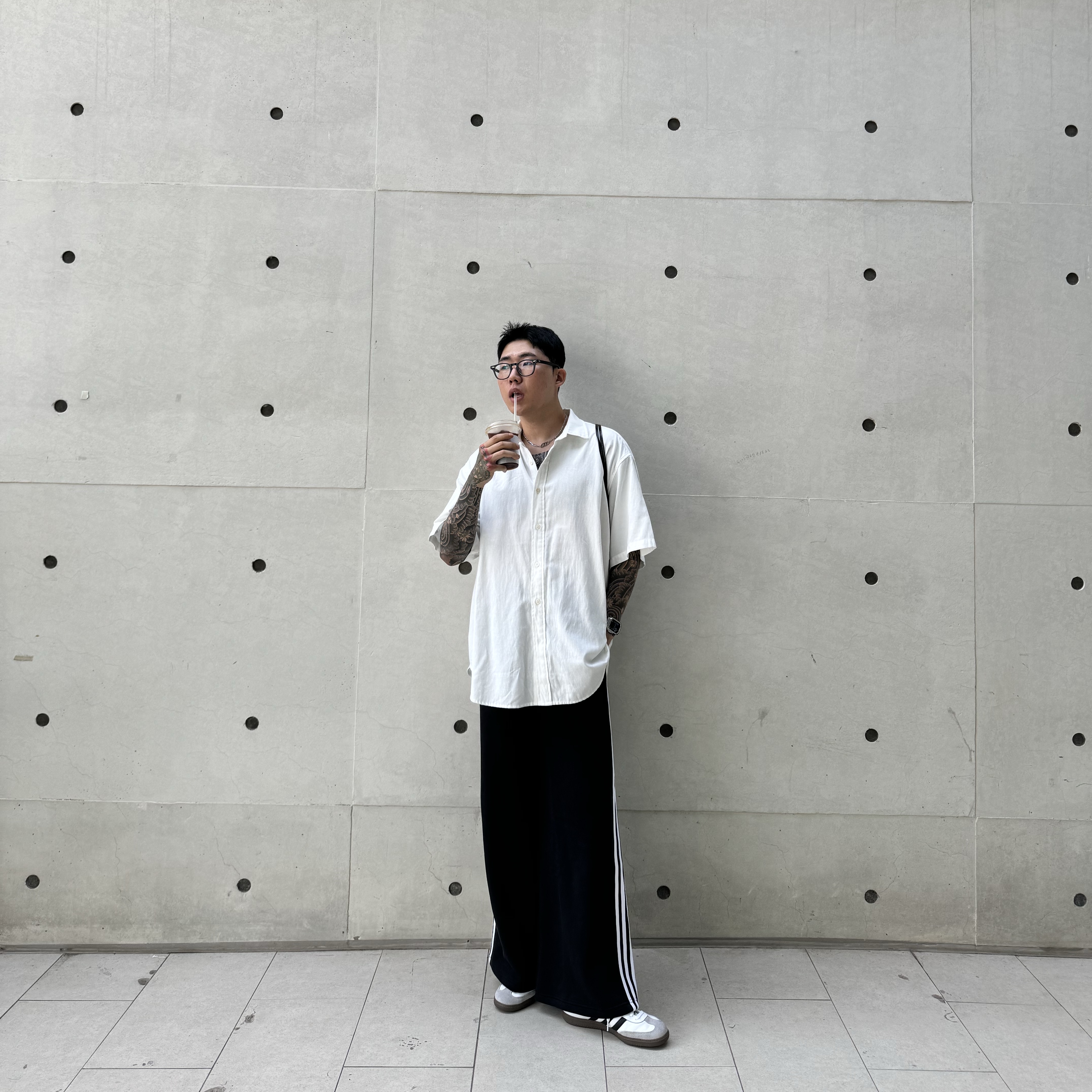 (W) Adidas Essentials 3-Stripes French Terry Wide Pants Black - KR Sizing 착용 스타일 - 1