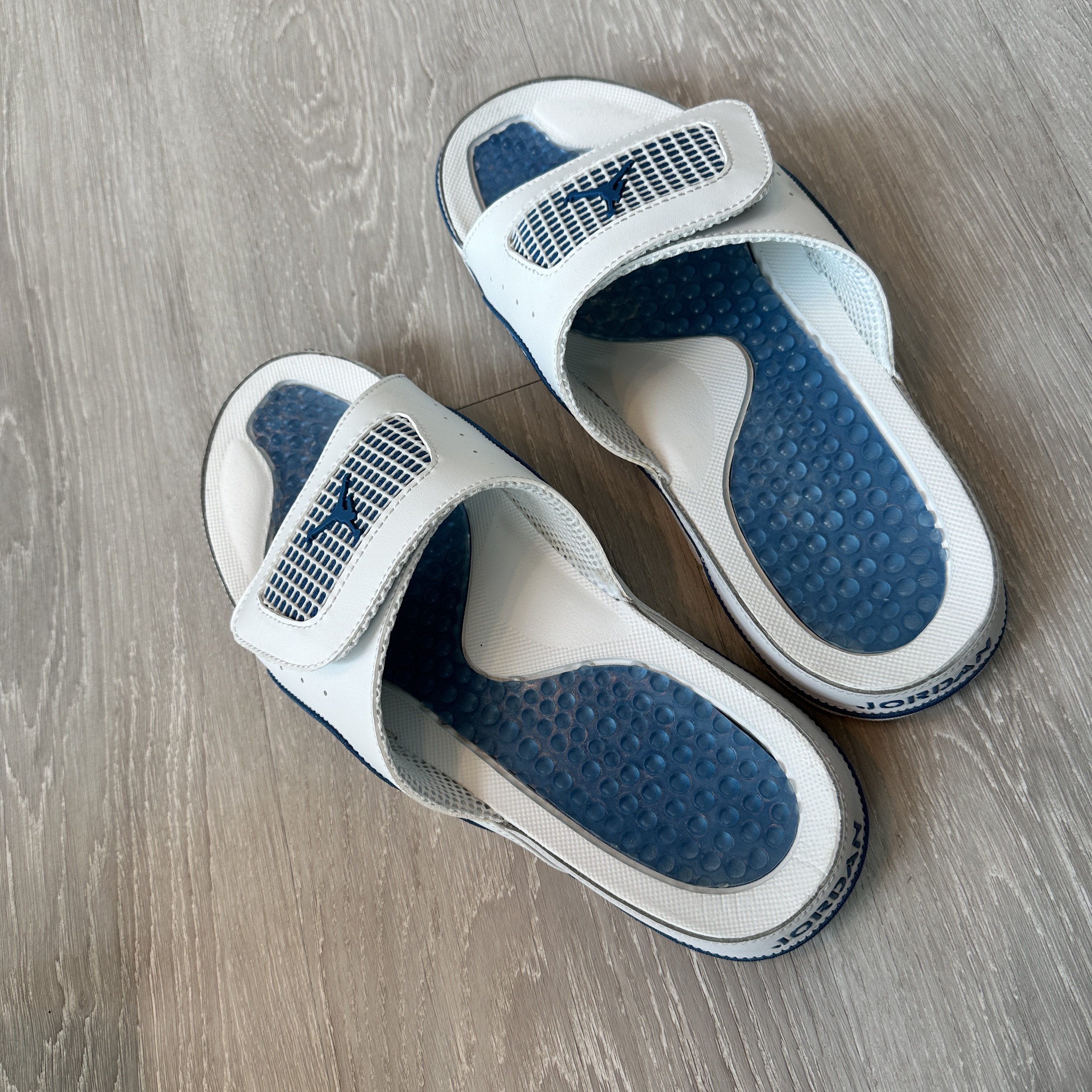 Jordan Hydro 4 Retro Off White Industrial Blue 착용 스타일