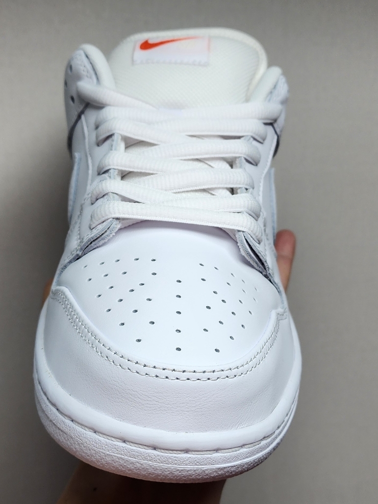Nike SB Dunk Low Pro Triple White 착용 스타일