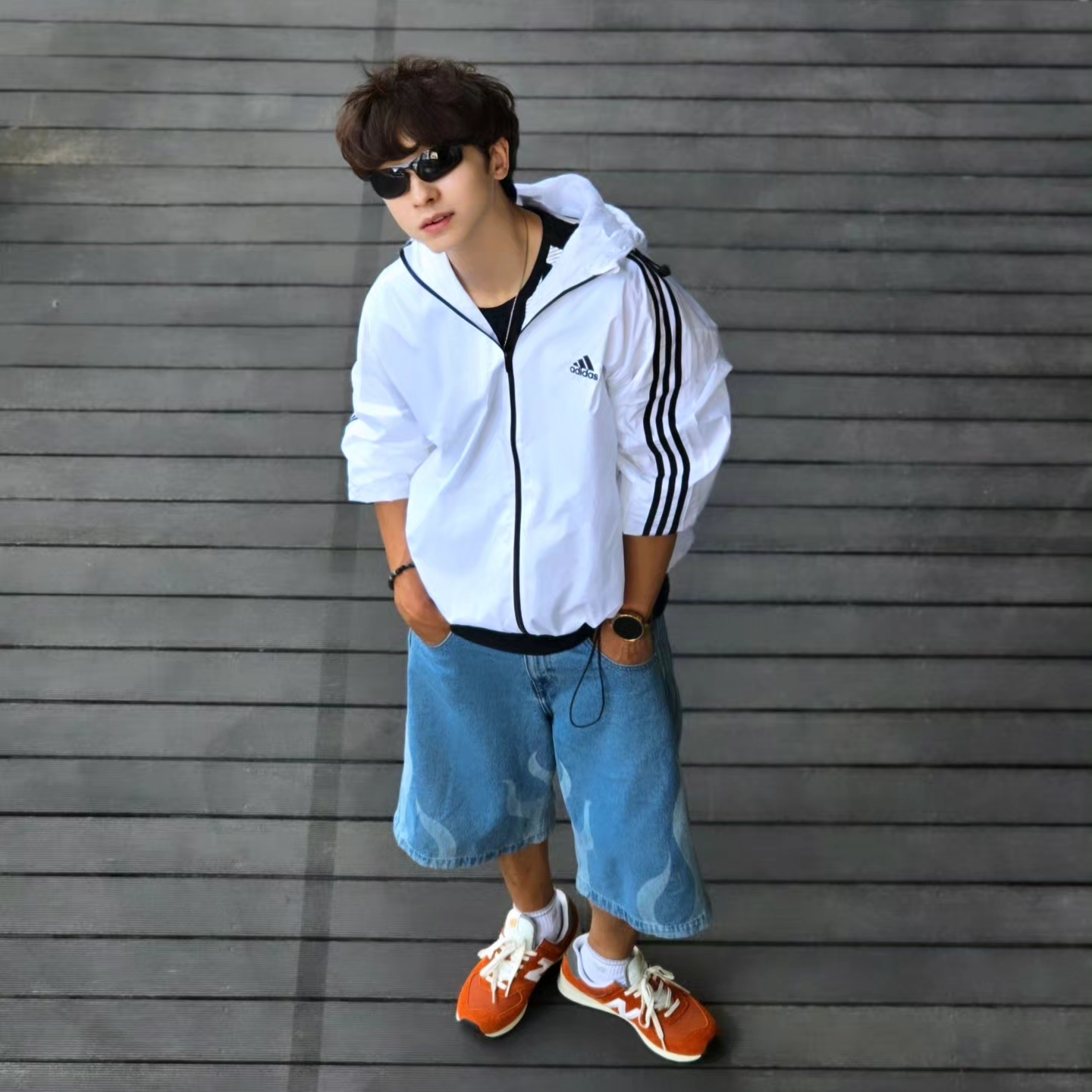 Stussy World Tour T-Shirt White, Adidas Essential 3S Woven Windbreaker Jacket White - KR Sizing 착용 스타일 - 5