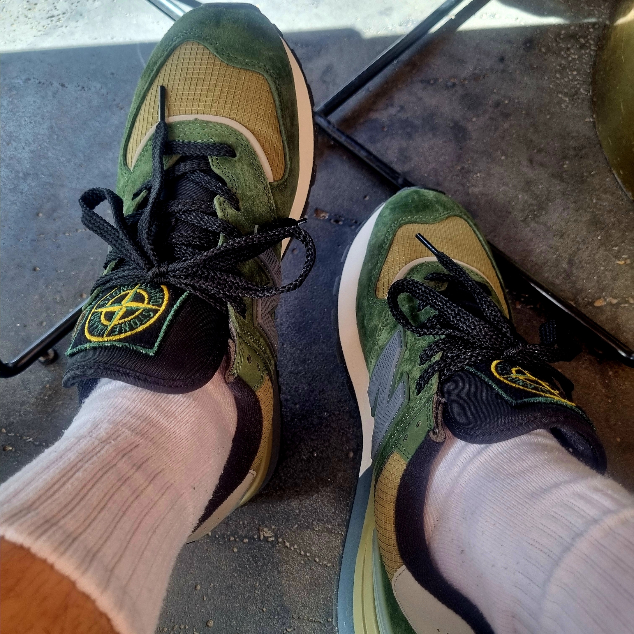 New Balance x Stone Island 574 Legacy Dark Green 착용 스타일