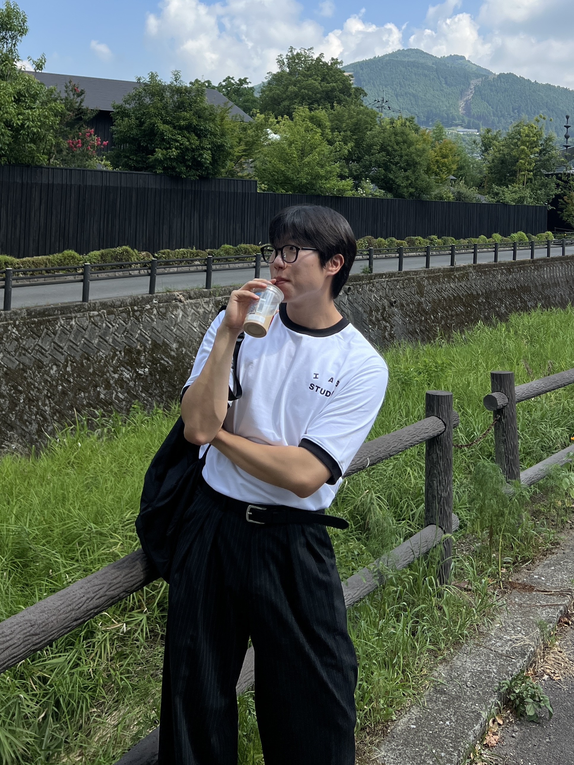 IAB Studio Established T-Shirt White Black, Adidas Superstar Premium White Black 착용 스타일 - 2