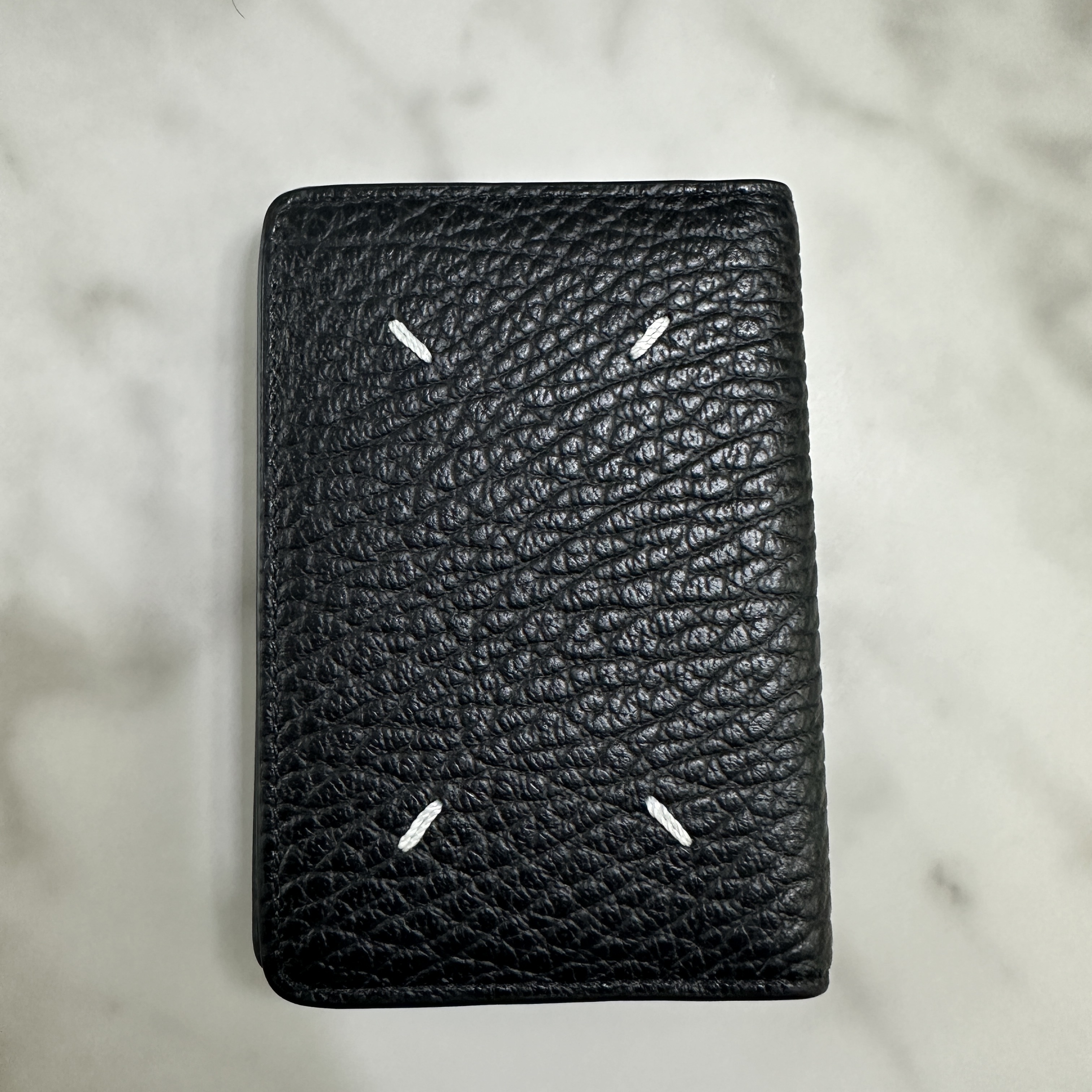 Maison Margiela Bovine Leather Card Holder Black 착용 스타일 - 1