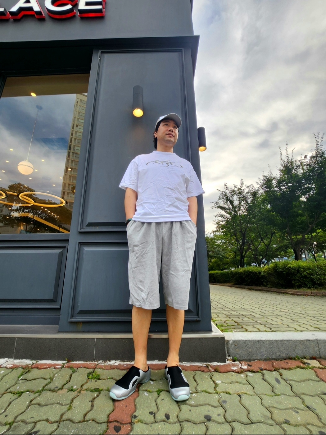 Ajobyajo PBA Tribal Ajo T-Shirt White, Nike Clogposite Chrome and Black 착용 스타일