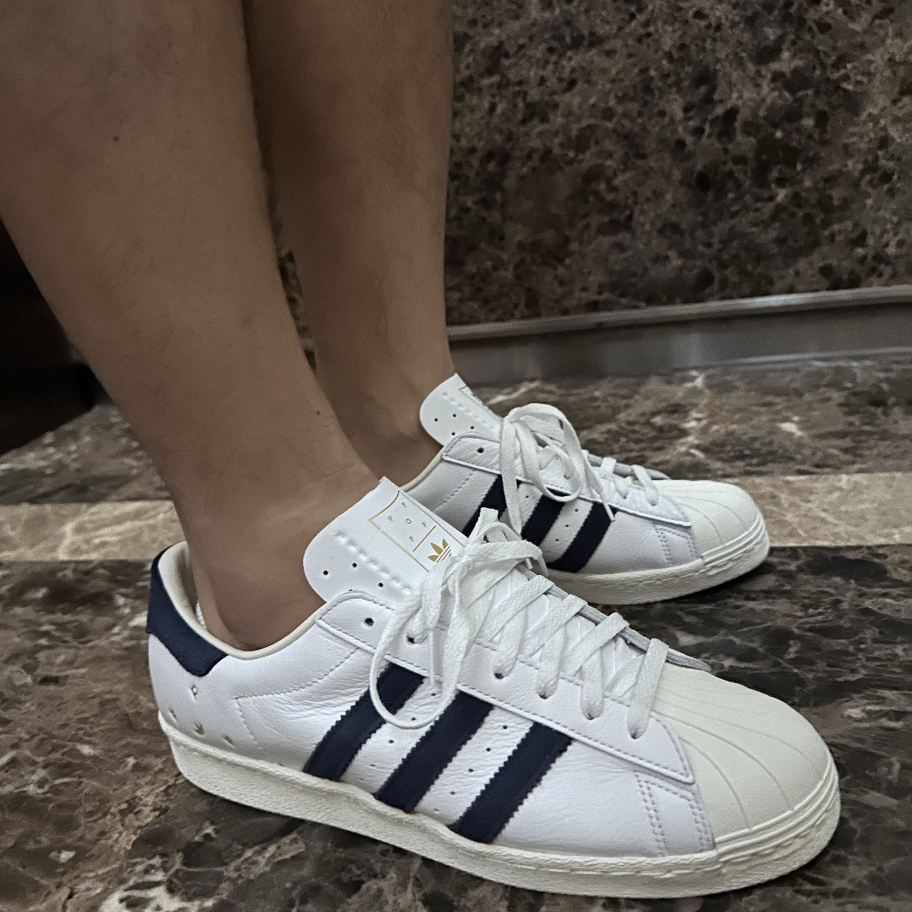 Adidas x Pop Trading Company Superstar ADV Cloud White Collegiate Navy, Gentle Monster x Maison Margiela MM114 Black Clear 착용 스타일 - 3