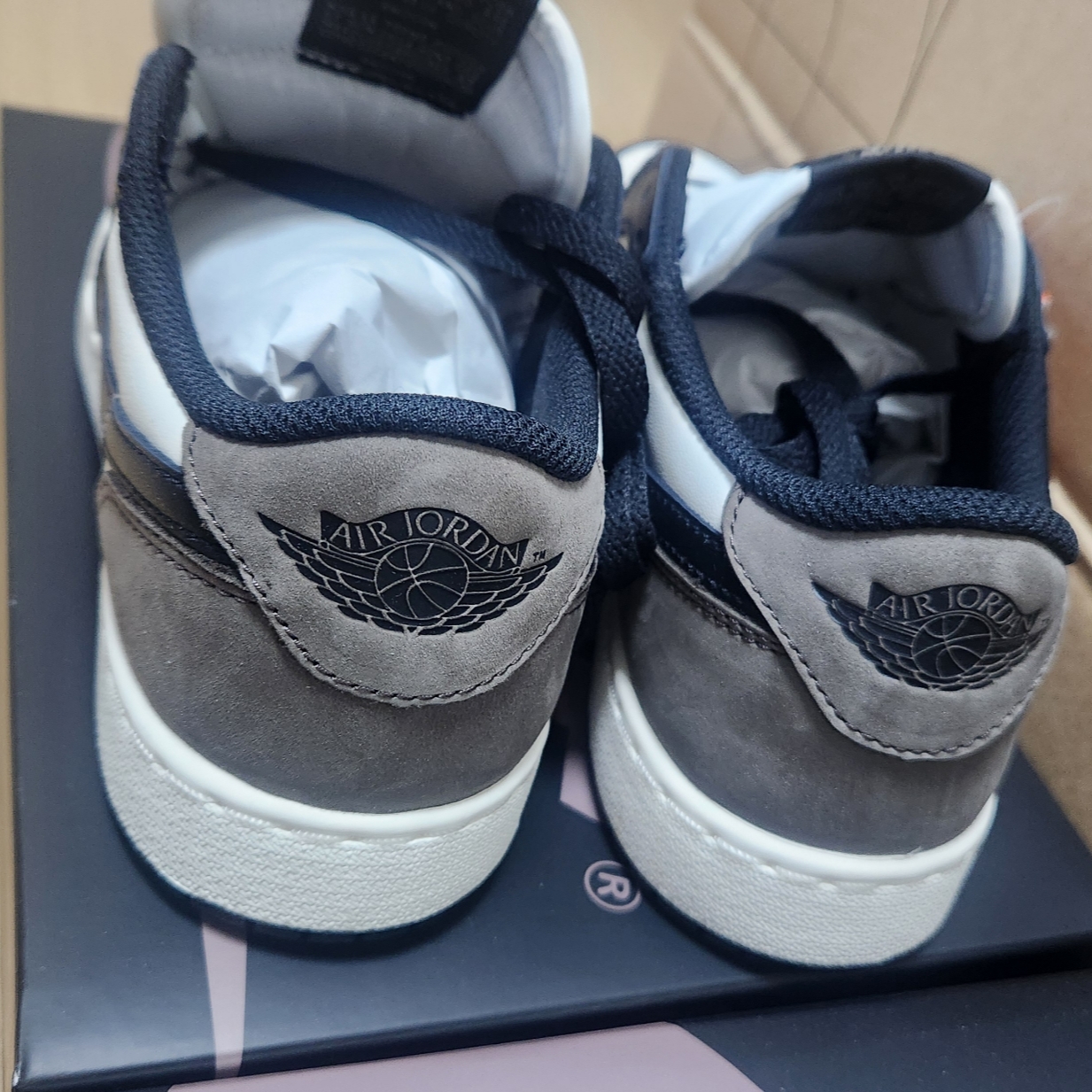 Jordan 1 Retro Low OG Mocha 착용 스타일 - 3