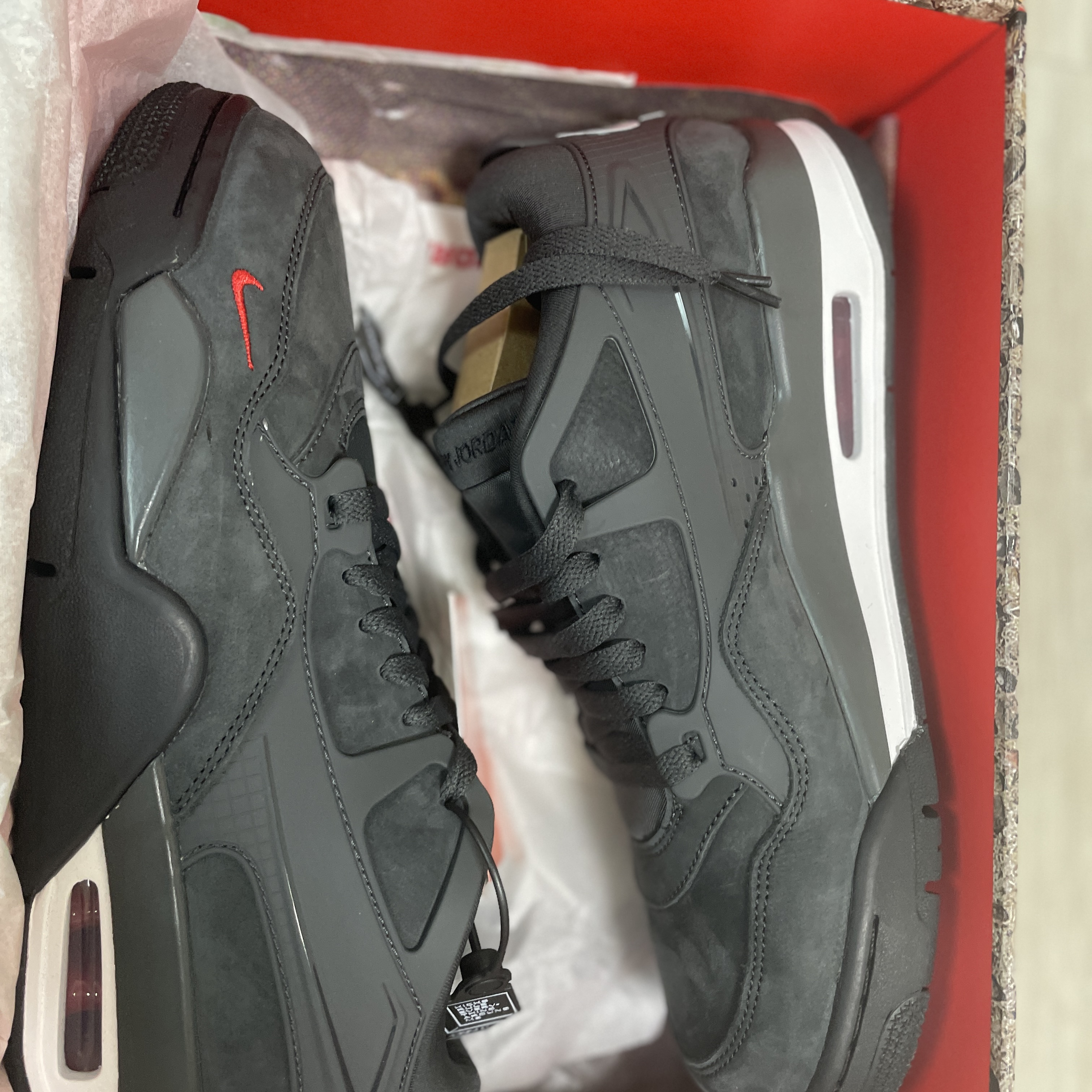 Jordan 4 x Nigel Sylvester RM SP Driveway Grey 착용 스타일