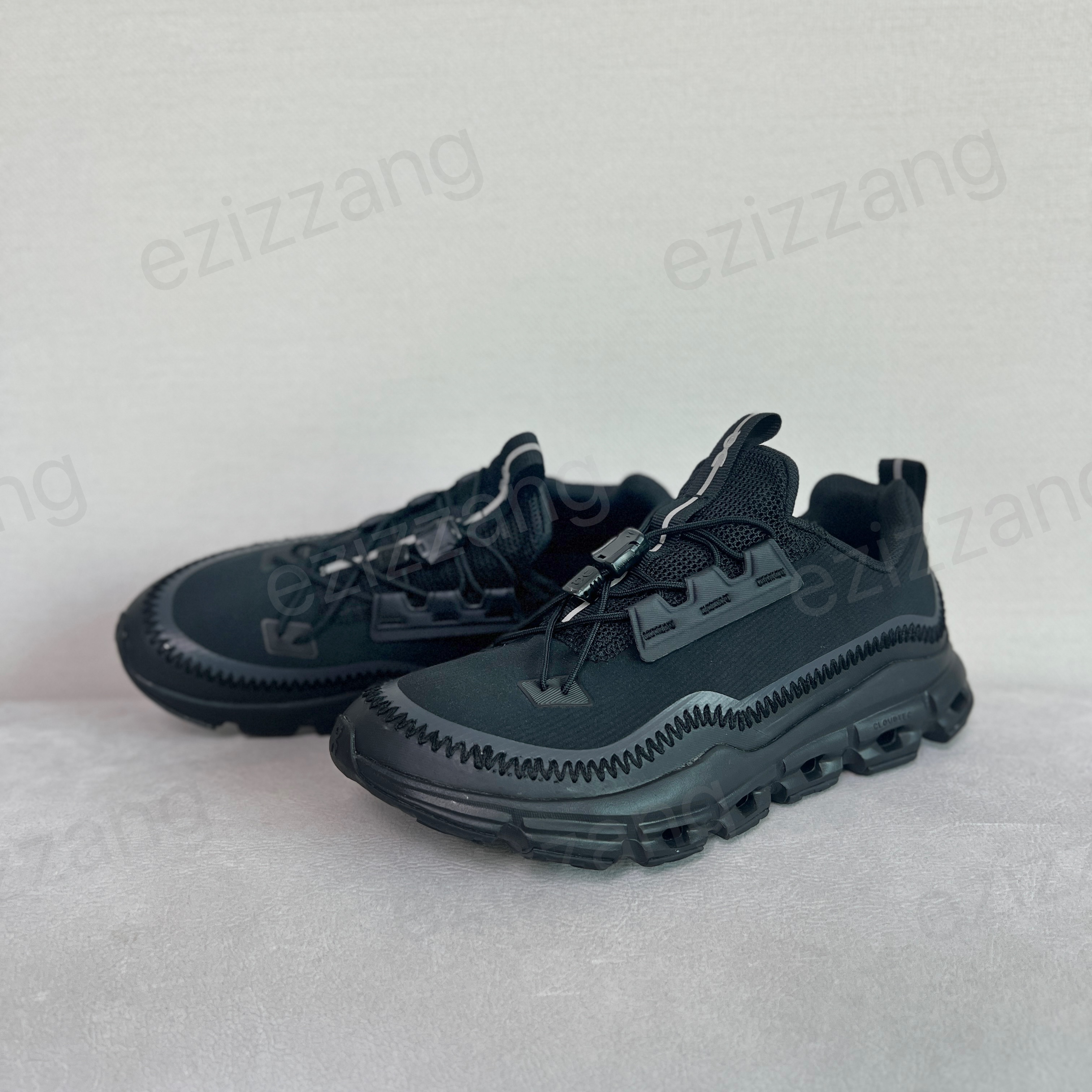 (W) On Running Cloudaway All Black 착용 스타일