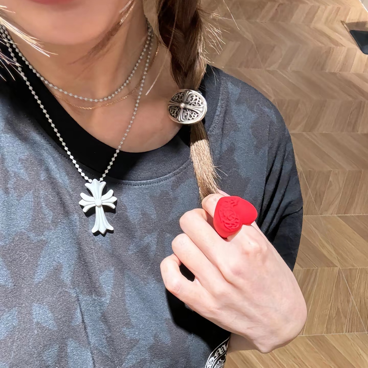 Chrome Hearts Silichrome CH Cross Pendant Grey 2023 착용 스타일