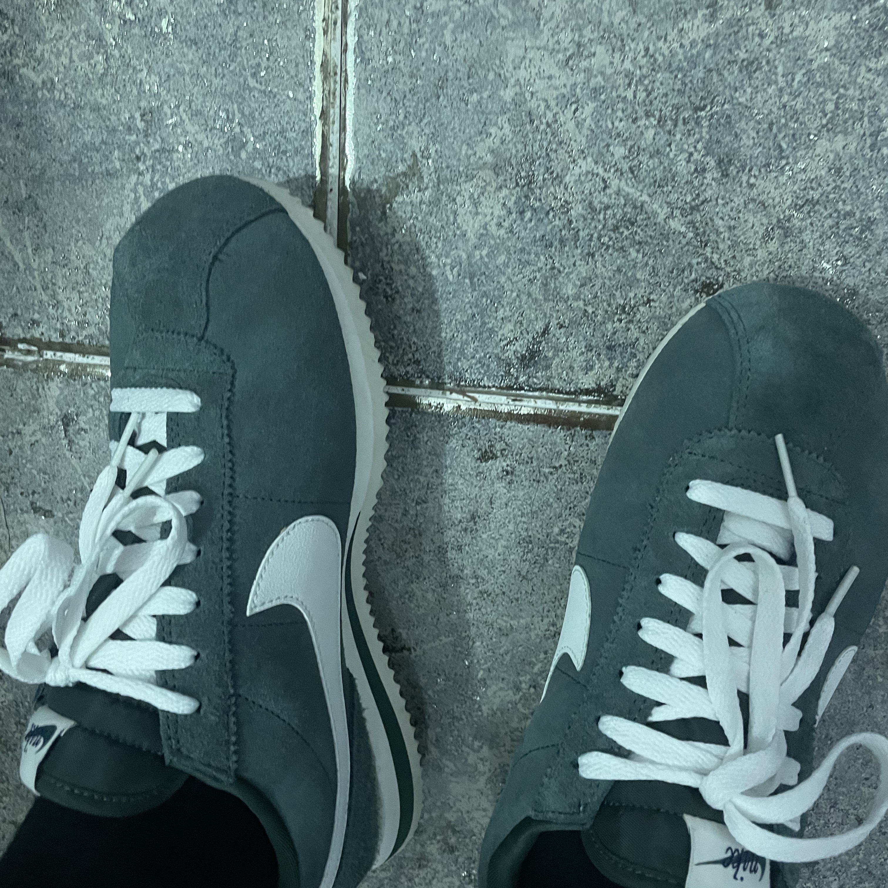 Nike Cortez Vintage Green 착용 스타일