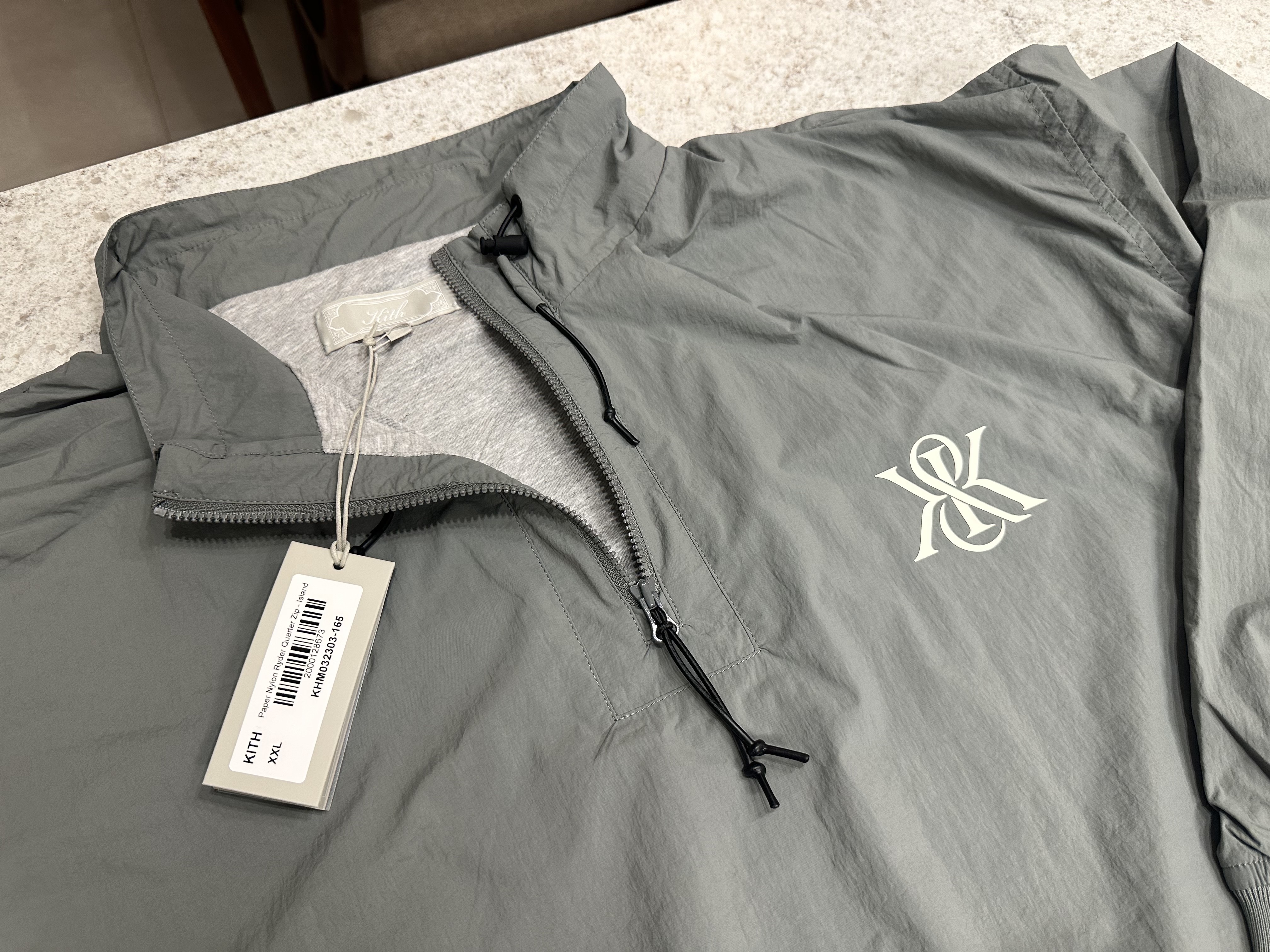 Kith Paper Nylon Ryder Quarter Zip Island, Kith Paper Nylon Ryder Quarter Zip Black 착용 스타일 - 3
