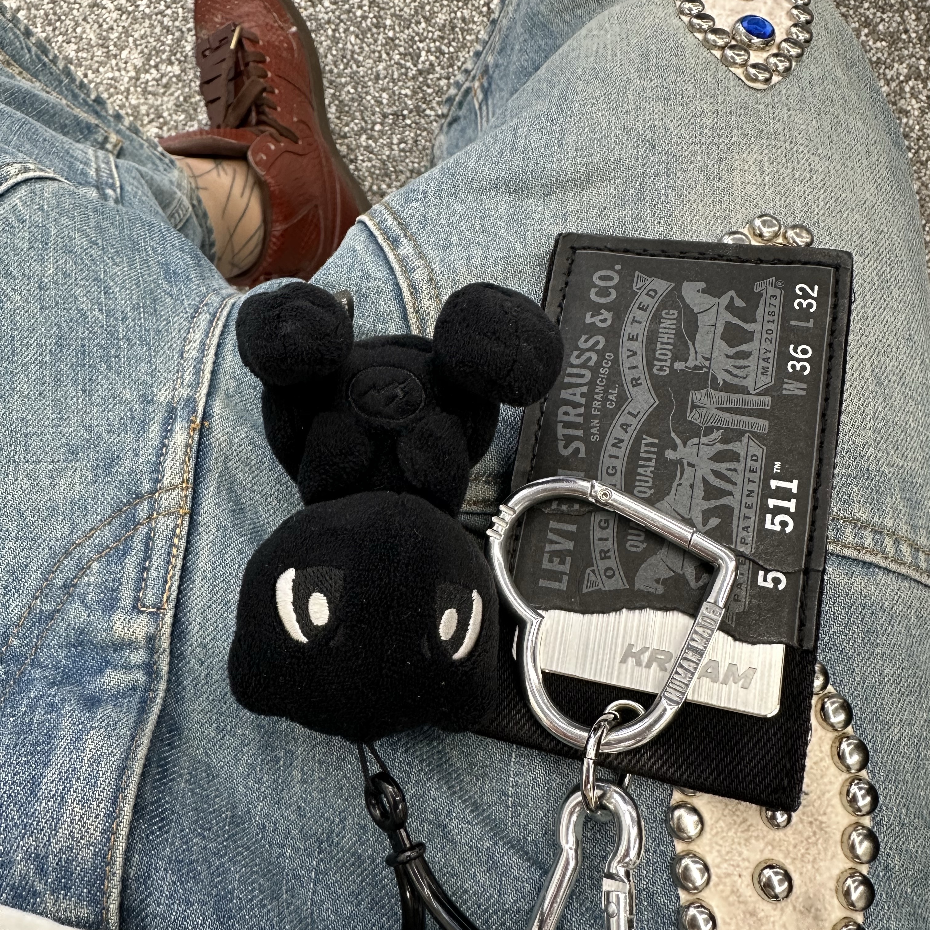 Human Made x Verdy 6 Panel Cap Black - Seoul Store Exclusive, Fragment x Pokemon INN Thunderbolt Project TBP Mascot Key Ring Pikachu Black 착용 스타일 - 3