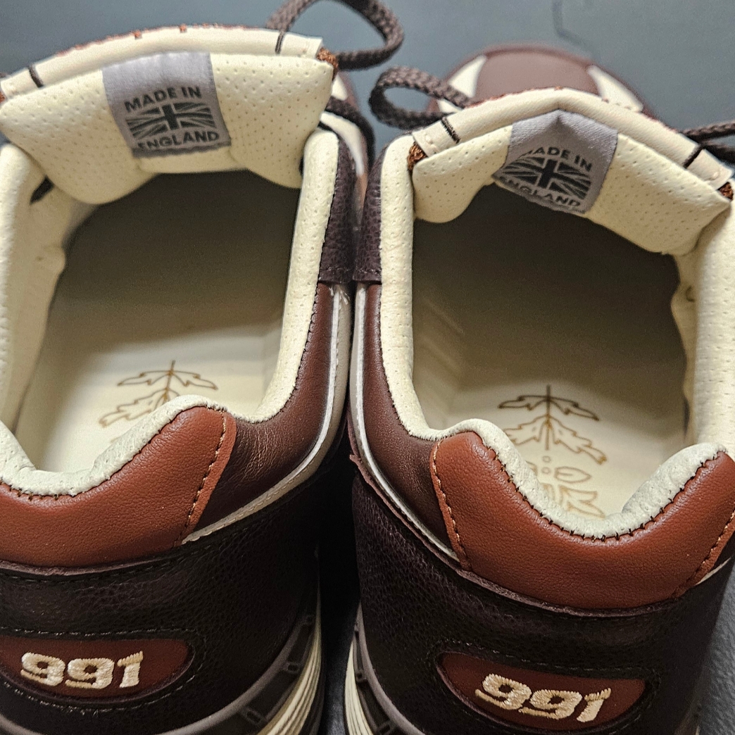 New Balance 991 Made in UK Earth French Roast 착용 스타일 - 4