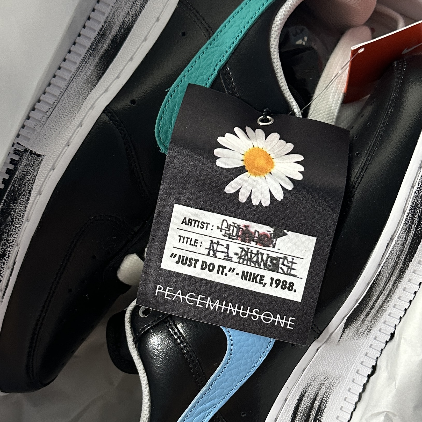 Nike x Peaceminusone Air Force 1 Low Para-Noise 3.0 Black and Multicolor 착용 스타일
