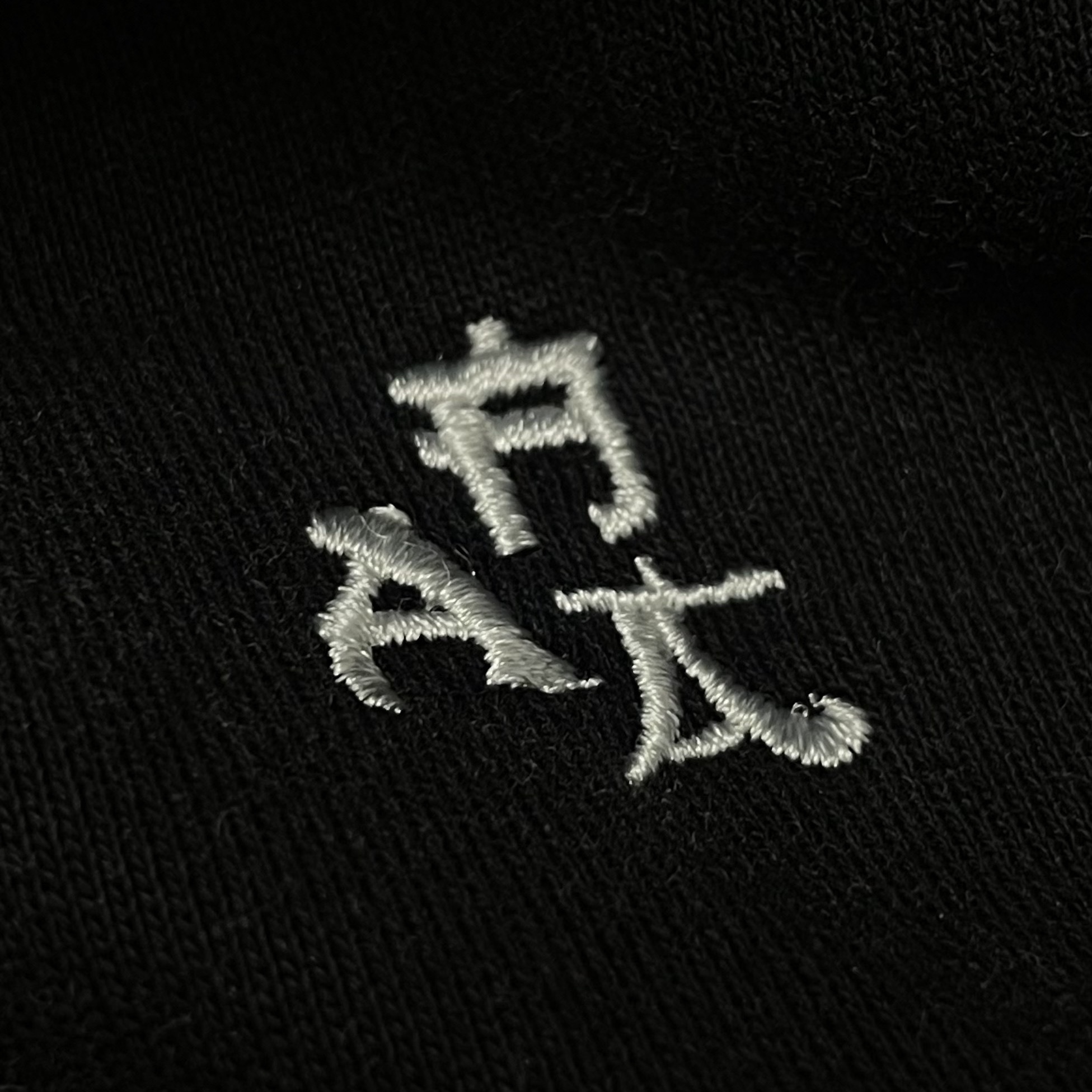Hyukoh x Sunsetrollercoaster AAA SE Zip Up Hoodie Black 착용 스타일 - 1