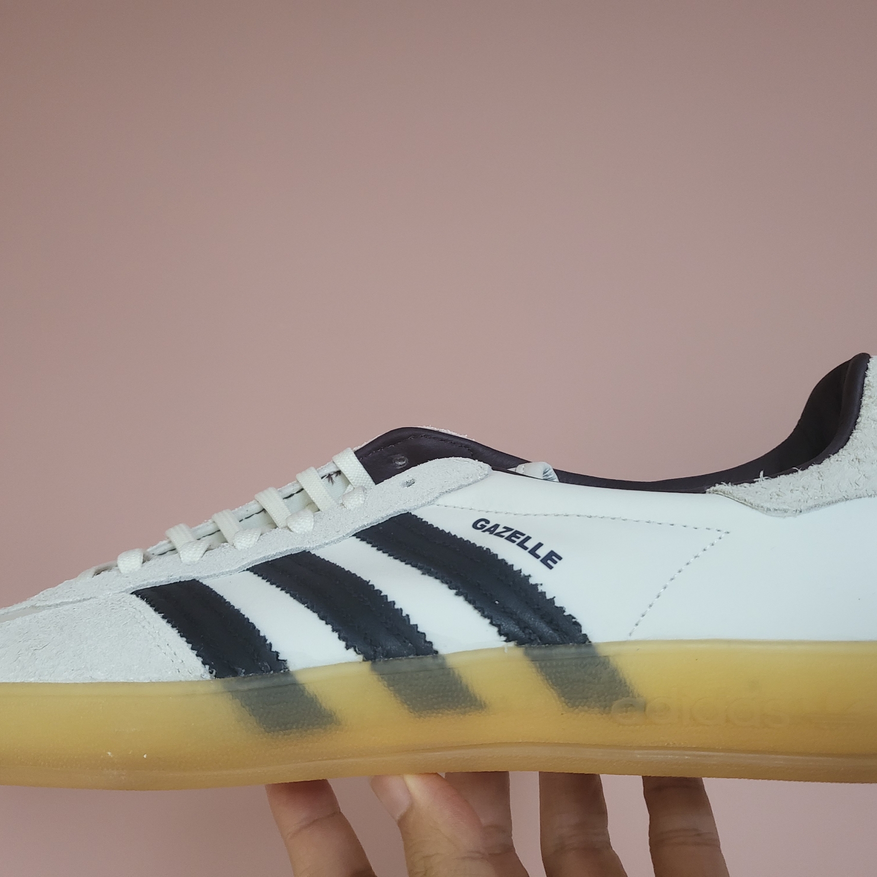 Adidas x Hikari Shibata Gazelle Indoor Core White Night Grey 착용 스타일