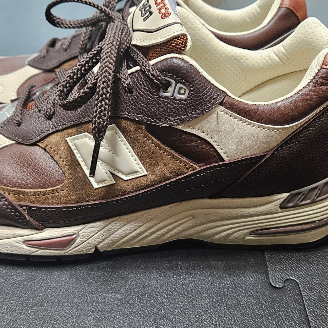 New Balance 991 Made in UK Earth French Roast 착용 스타일 - 3