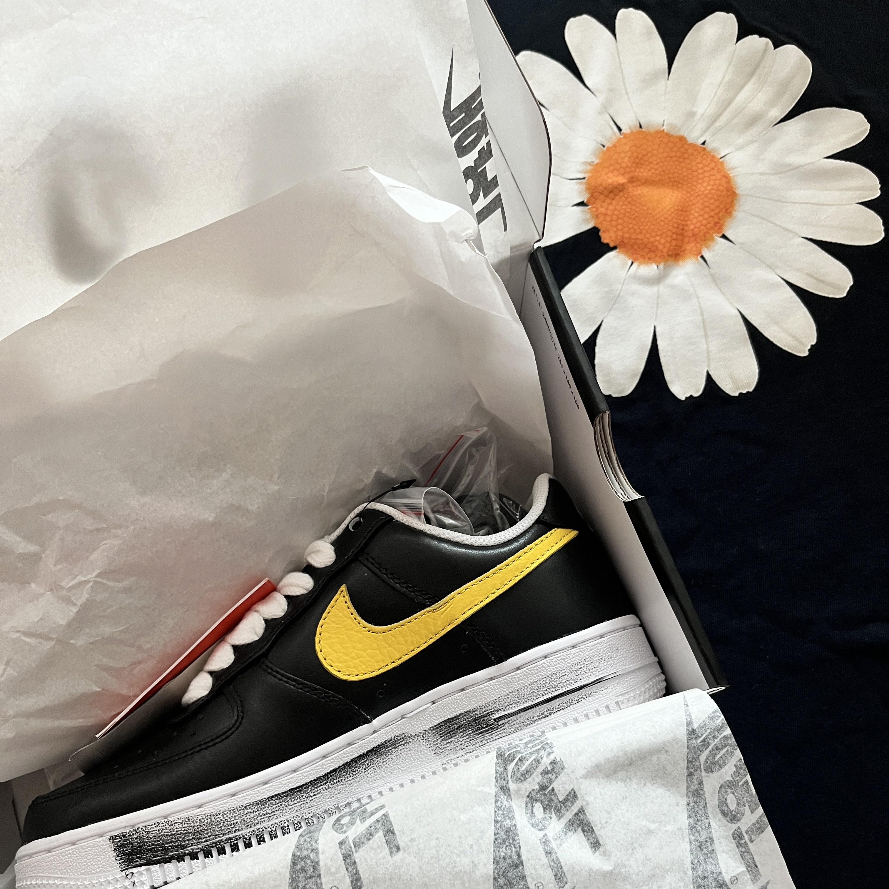 Nike x Peaceminusone Air Force 1 Low Para-Noise 3.0 Black and Multicolor, Nike x Peaceminusone LS T-Shirt Black (DR0098-010) 착용 스타일 - 1