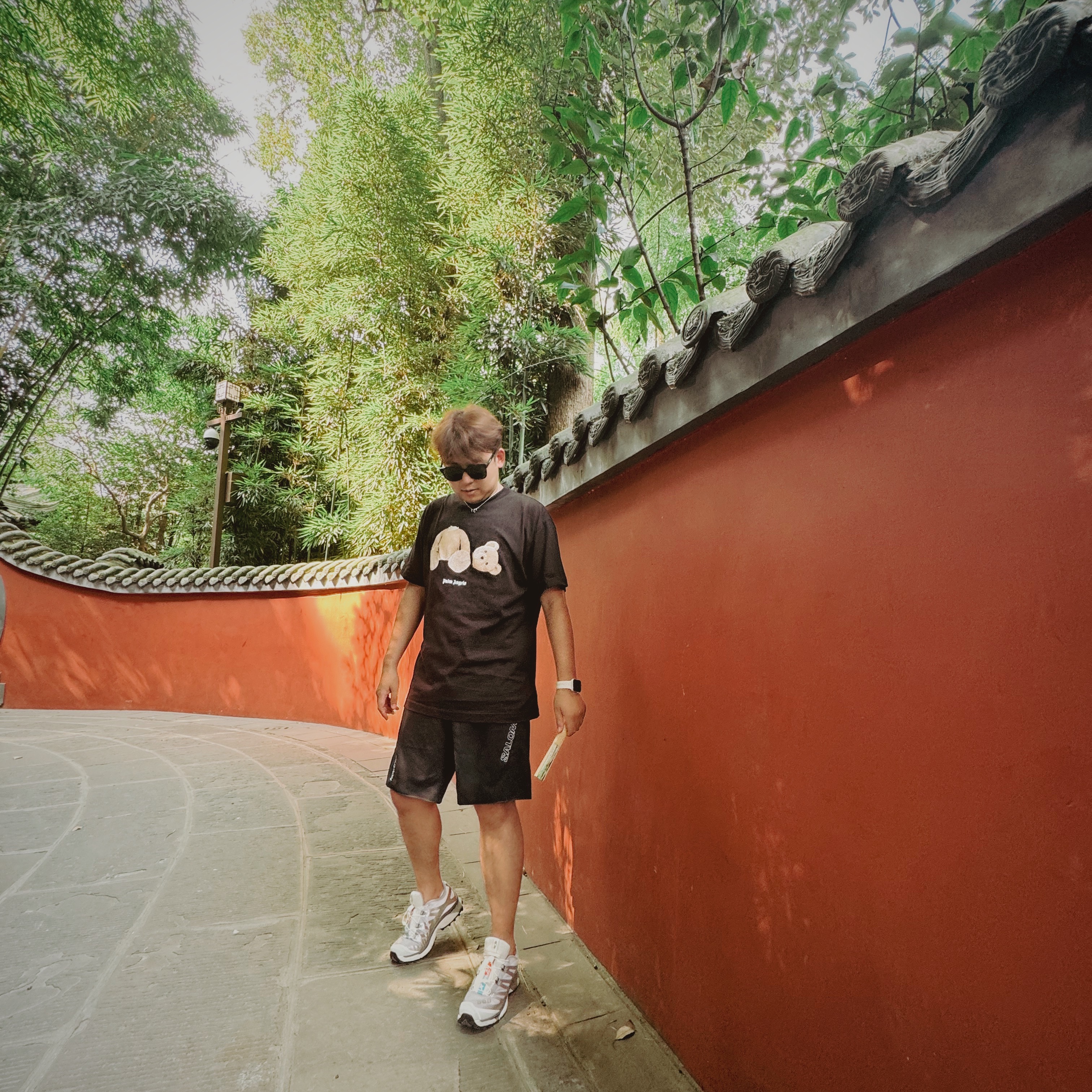 Salomon XT-4 OG Sharkskin Dawn Blue, Palm Angels Bear Classic T-Shirt Black Brown 착용 스타일