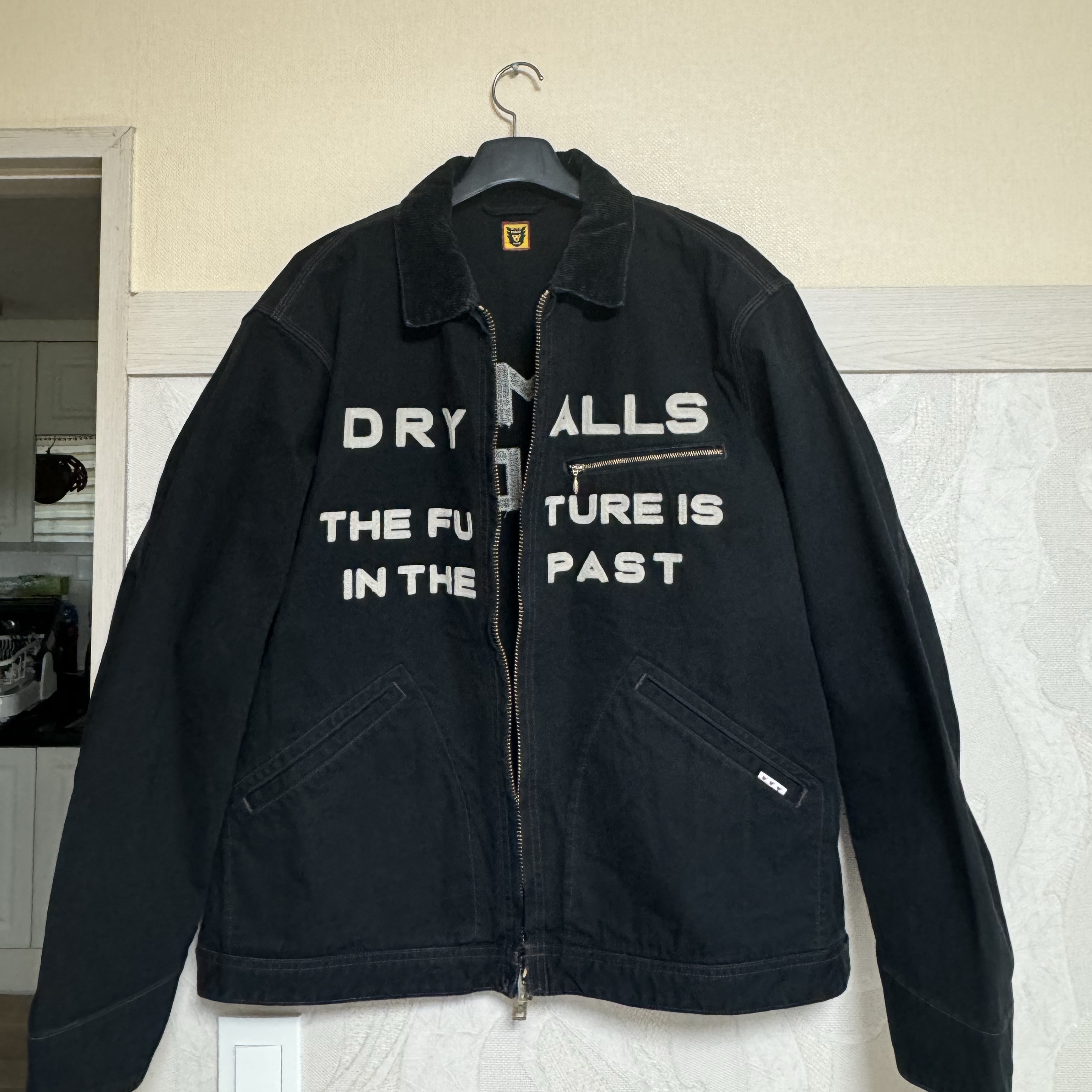 Human Made Zip-Up Embroidery Blouson Black 착용 스타일
