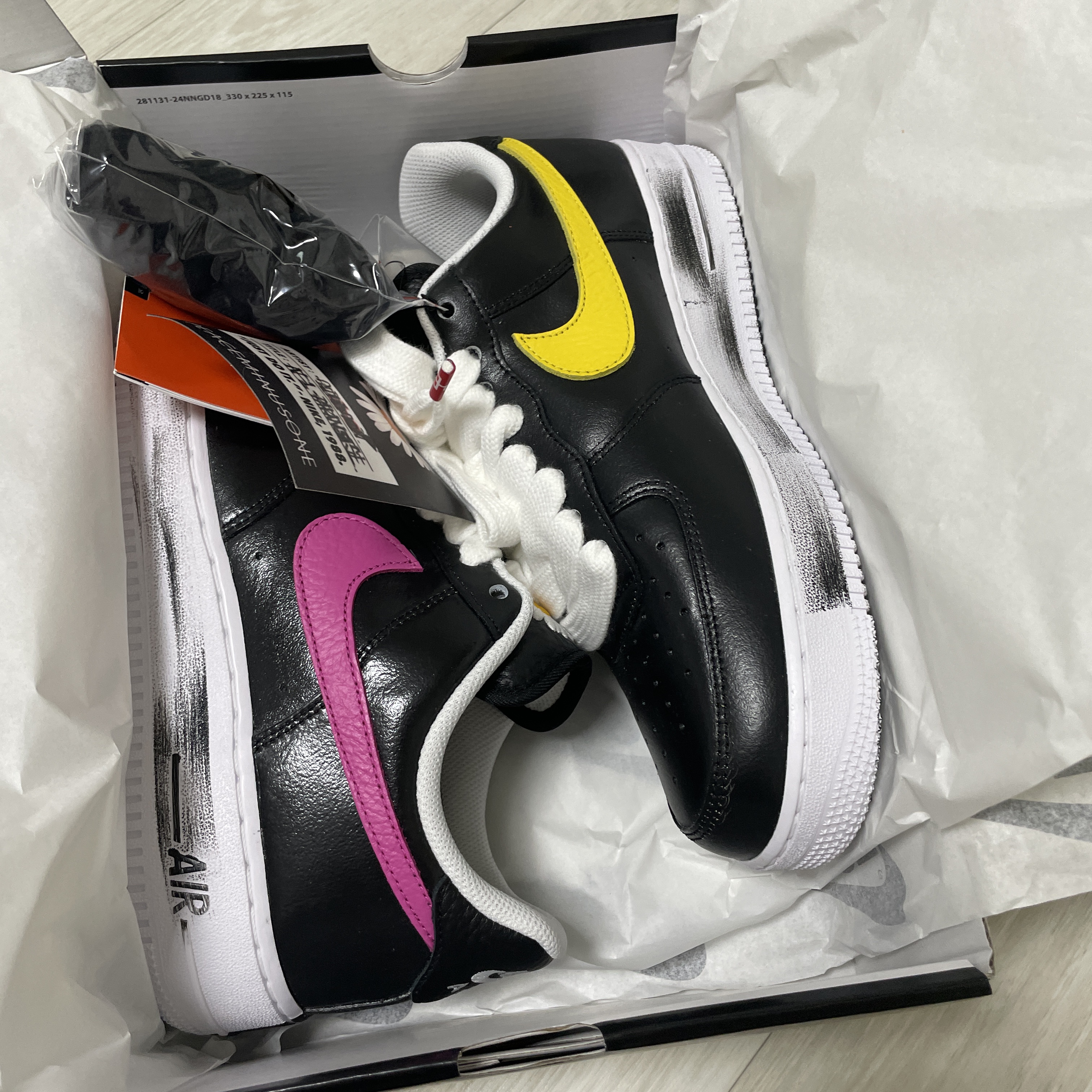 Nike x Peaceminusone Air Force 1 Low Para-Noise 3.0 Black and Multicolor 착용 스타일