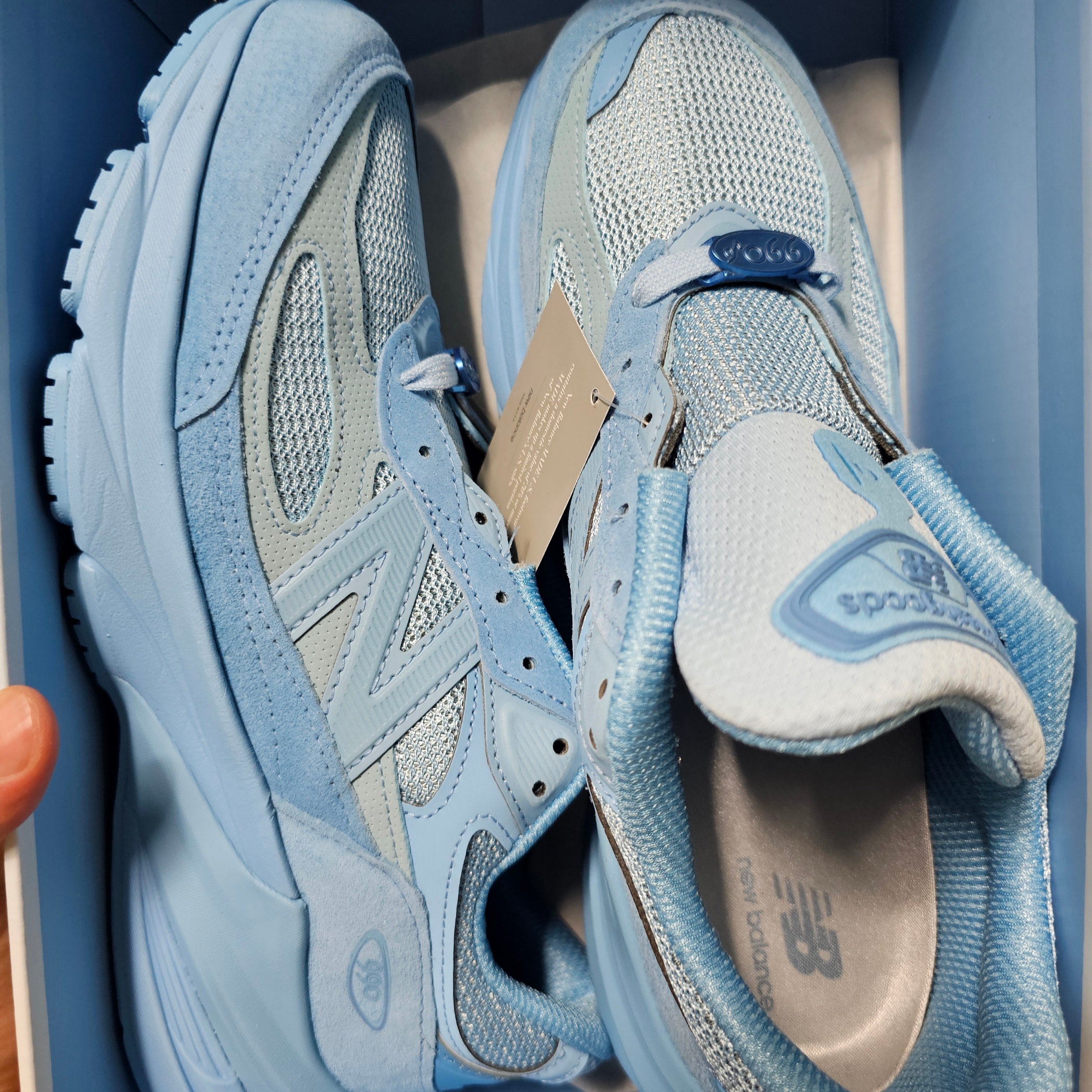 New Balance x Joe Freshgoods 990v6 Made in USA Prom Blue, New Balance x Kith x Madison Square Garden 990v6 Made in USA Angora Royal Blue 착용 스타일 - 1