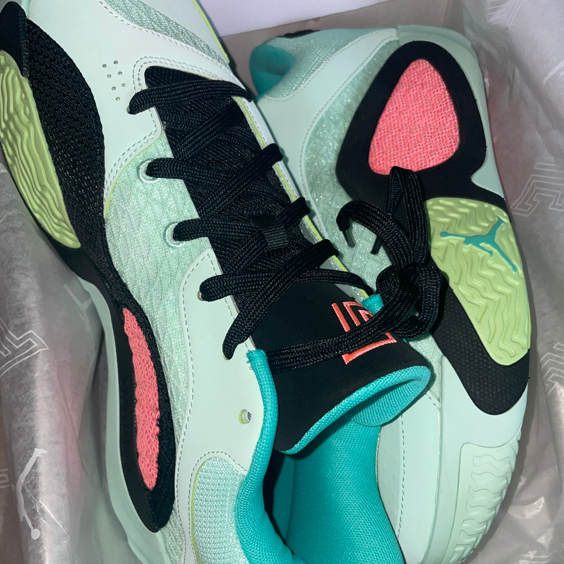 Jordan Tatum 2 PF Mint Foam Lava Glow Black 착용 스타일
