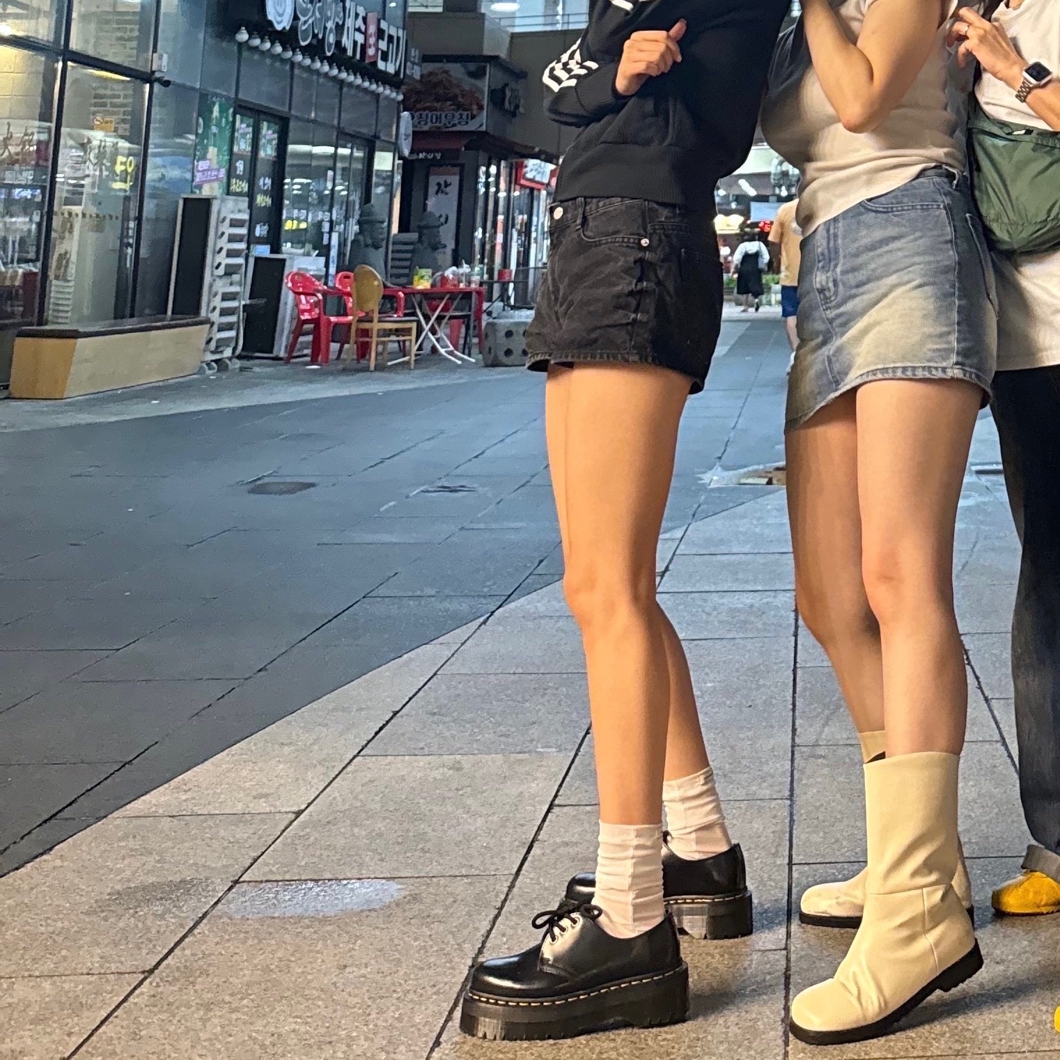 Dr. Martens 1461 Quad Black 착용 스타일 - 2