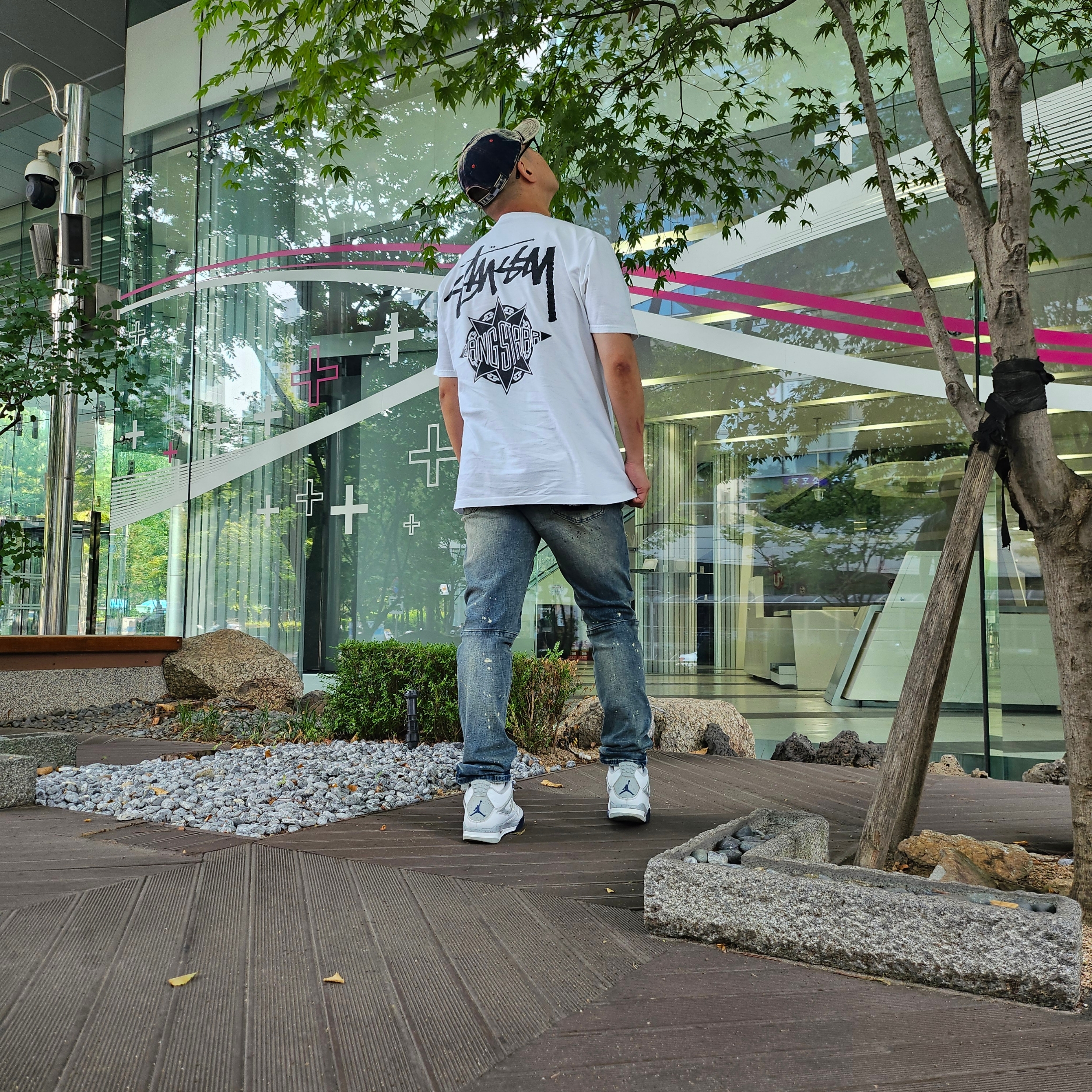 Diesel C-Seymon Treated Denim Baseball Cap Blue White, Stussy x Gang Starr Take It Personal T-Shirt White 착용 스타일 - 2