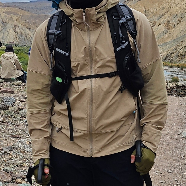 Nike ACG Sun Farer Jacket Khaki Summit White - Asia 착용 스타일 - 2