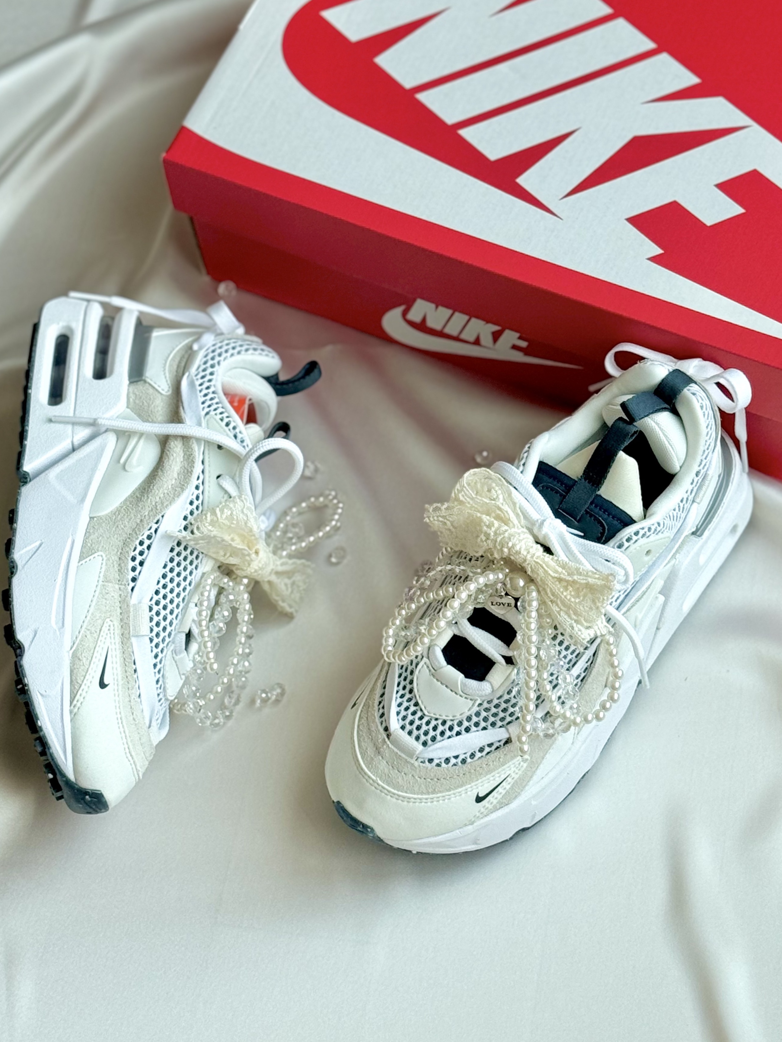 (W) Nike Air Max Furyosa Summit White Armory Navy 착용 스타일 - 6