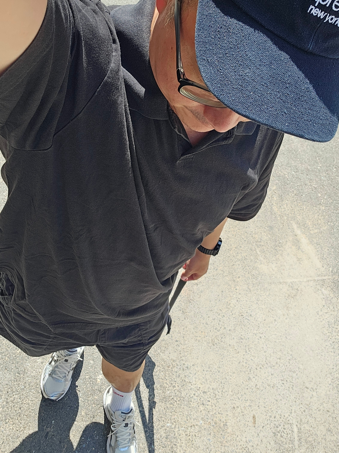 Supreme Classic Logo 6-Panel Black - 23SS, Essentials Short Sleeve Polo Black - 21SS 착용 스타일