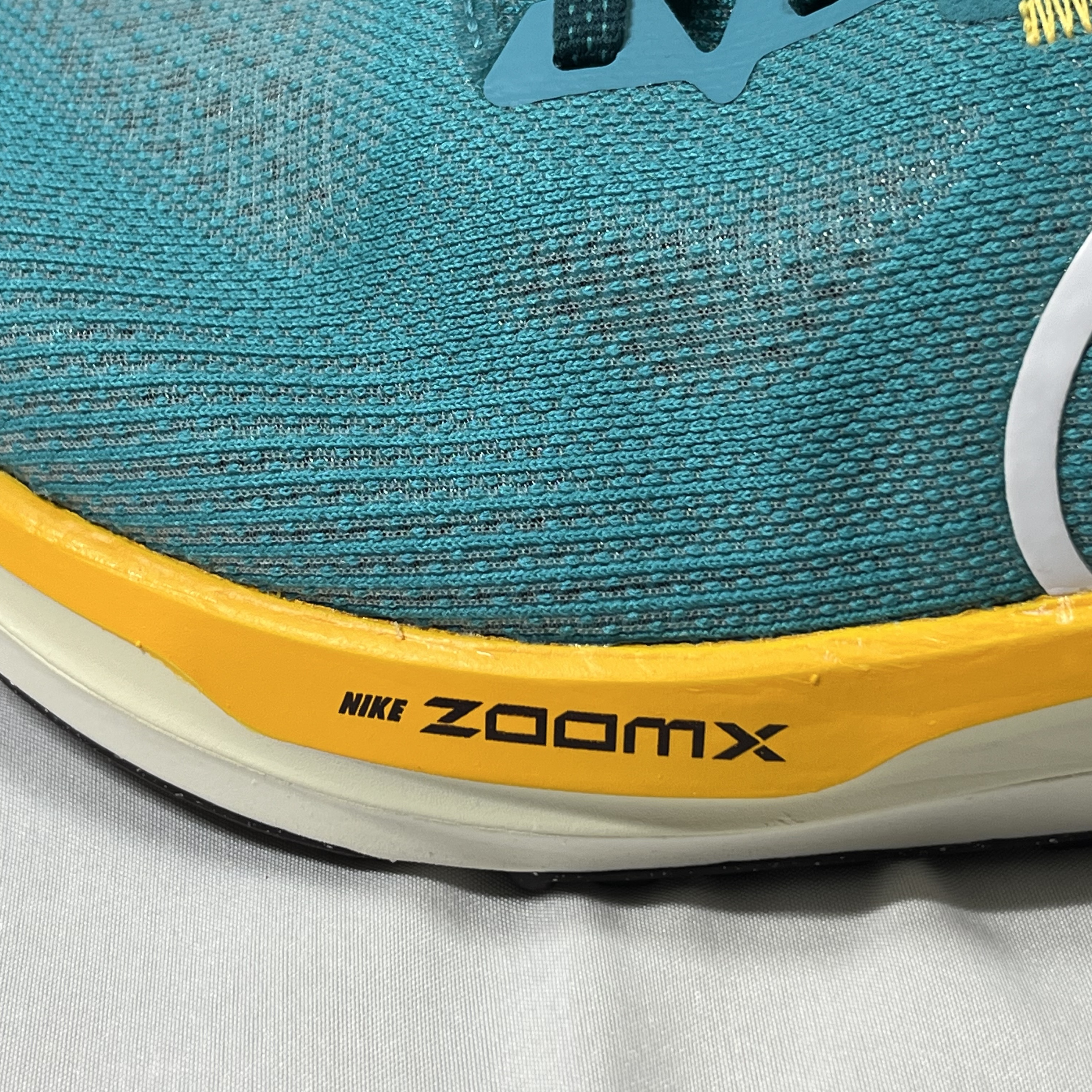 Nike Vomero 17 PRM Road Running Teal Nebula Laser Orange 착용 스타일 - 3