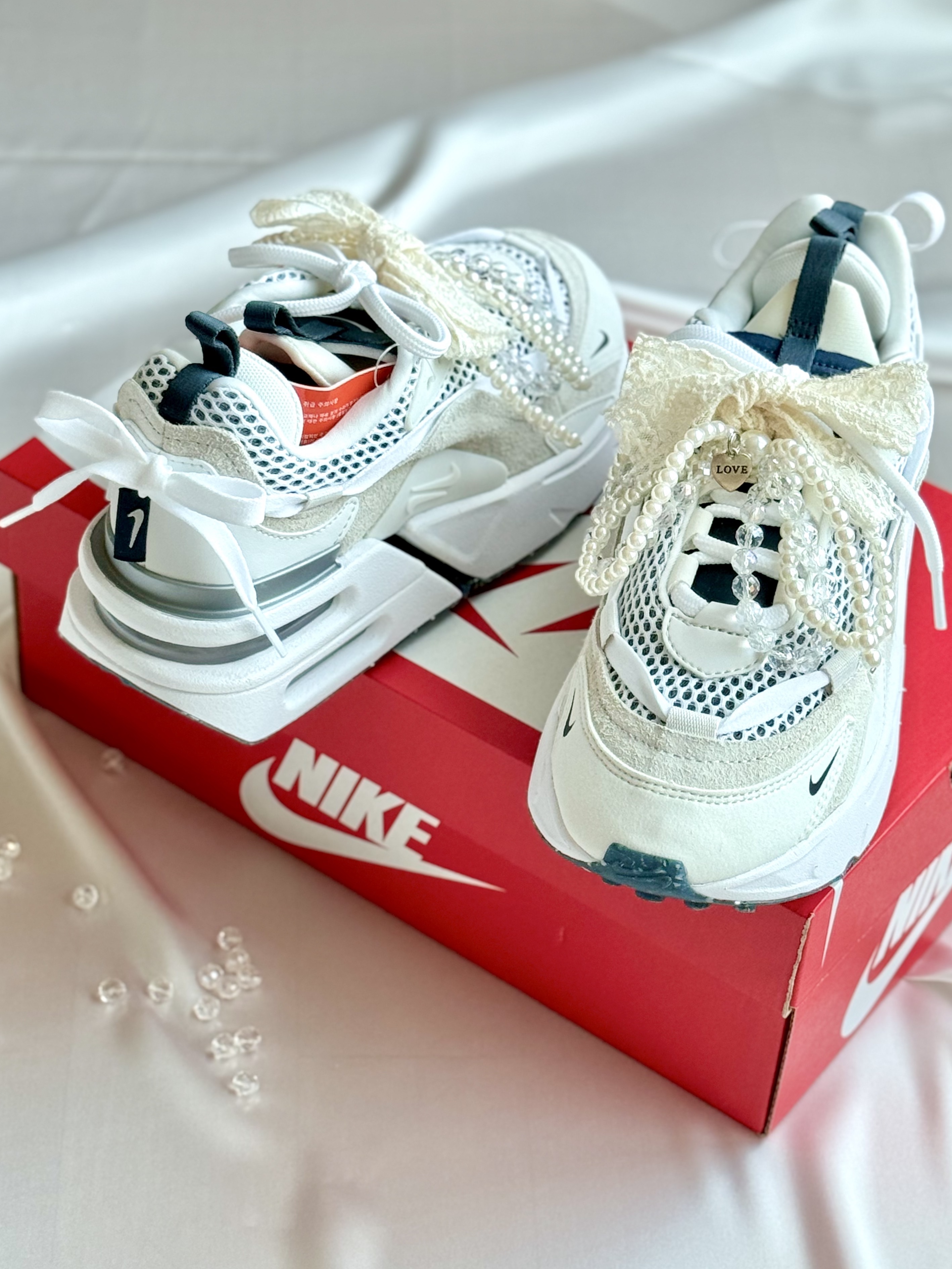 (W) Nike Air Max Furyosa Summit White Armory Navy 착용 스타일 - 5
