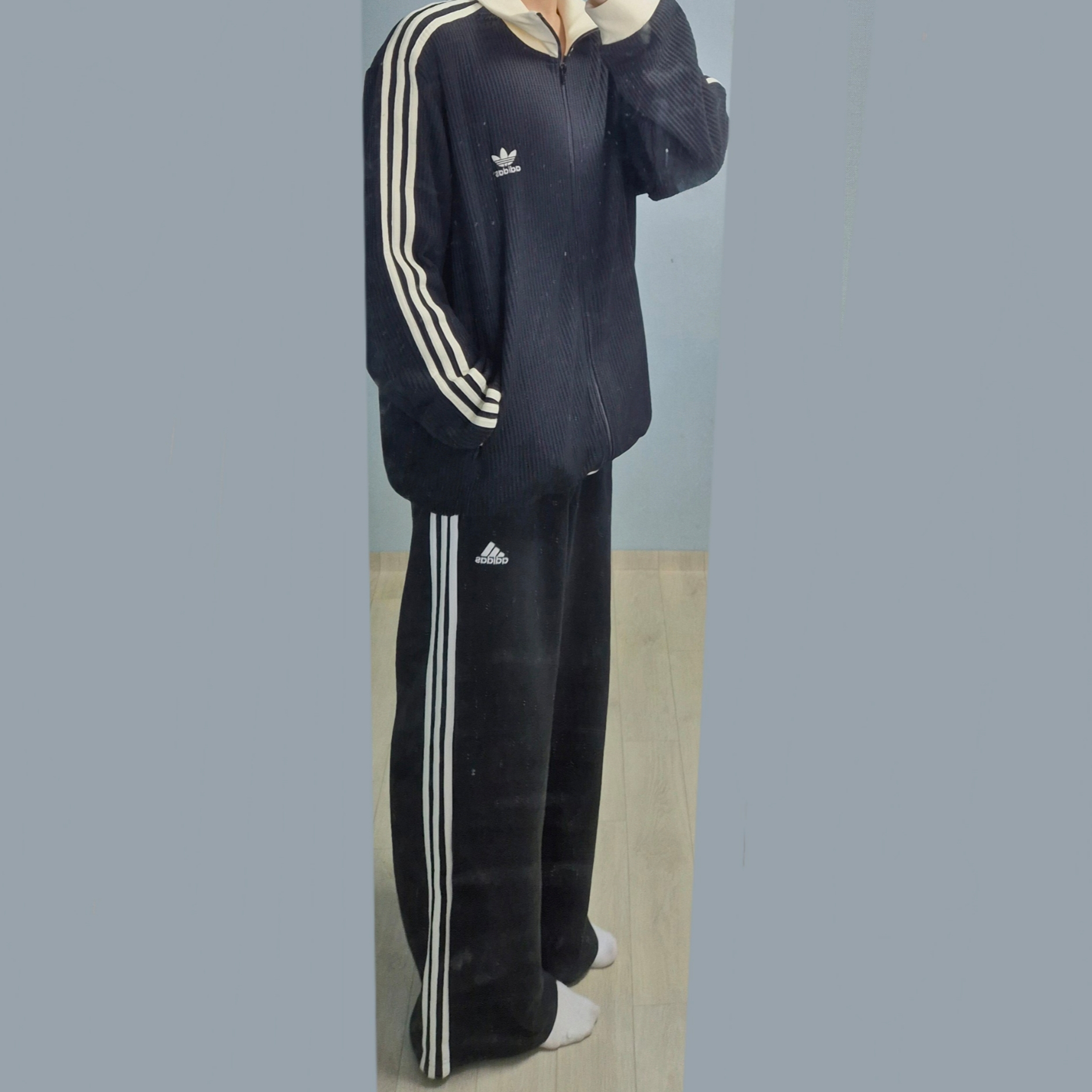 Adidas Waffle Beckenbauer Track Top Black - KR Sizing, (W) Adidas Essentials 3-Stripes French Terry Wide Pants Black - KR Sizing 착용 스타일 - 3