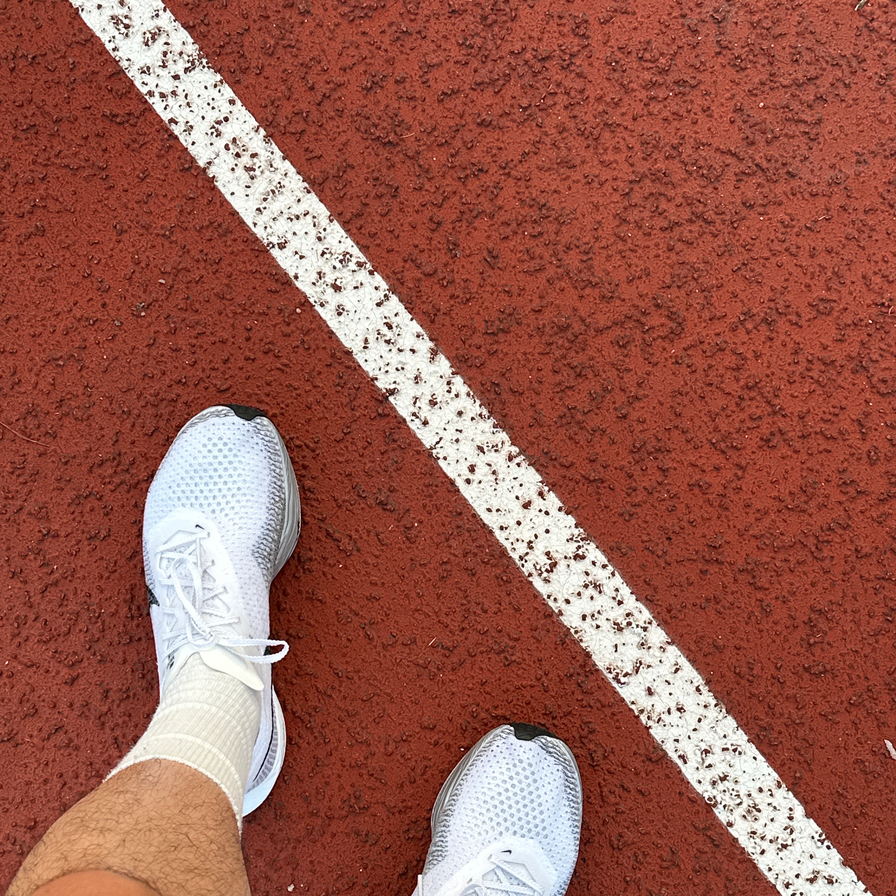 Nike ZoomX Vaporfly Next% 3 White Grey 착용 스타일 - 2