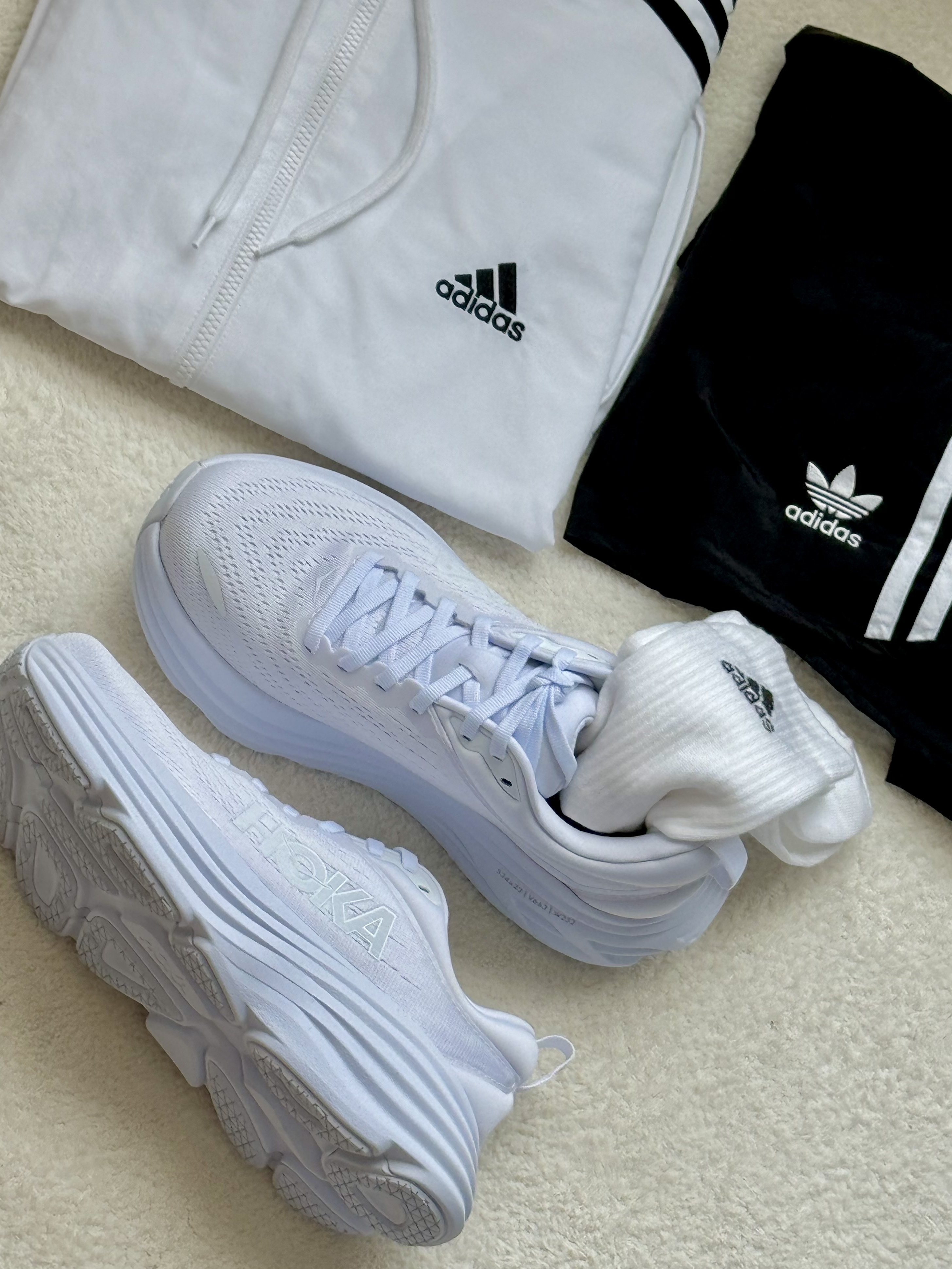 (W) Hoka Bondi 8 White - Regular, (W) Adidas Essential 3-Stripes Woven Windbreaker Jacket White - US Sizing 착용 스타일 - 1