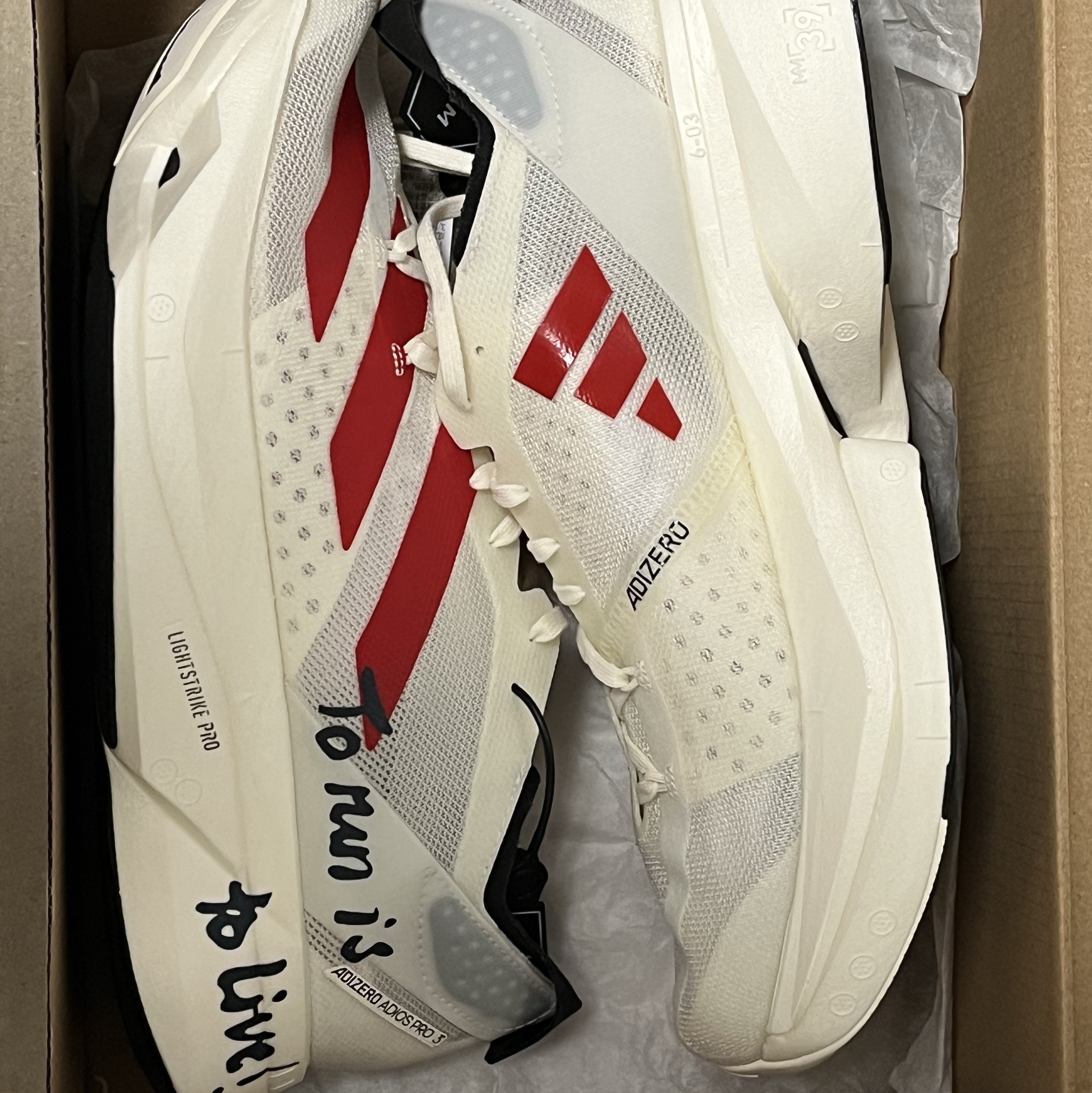 Adidas Adizero Adios Pro 3 Off White Better Scarlet 착용 스타일