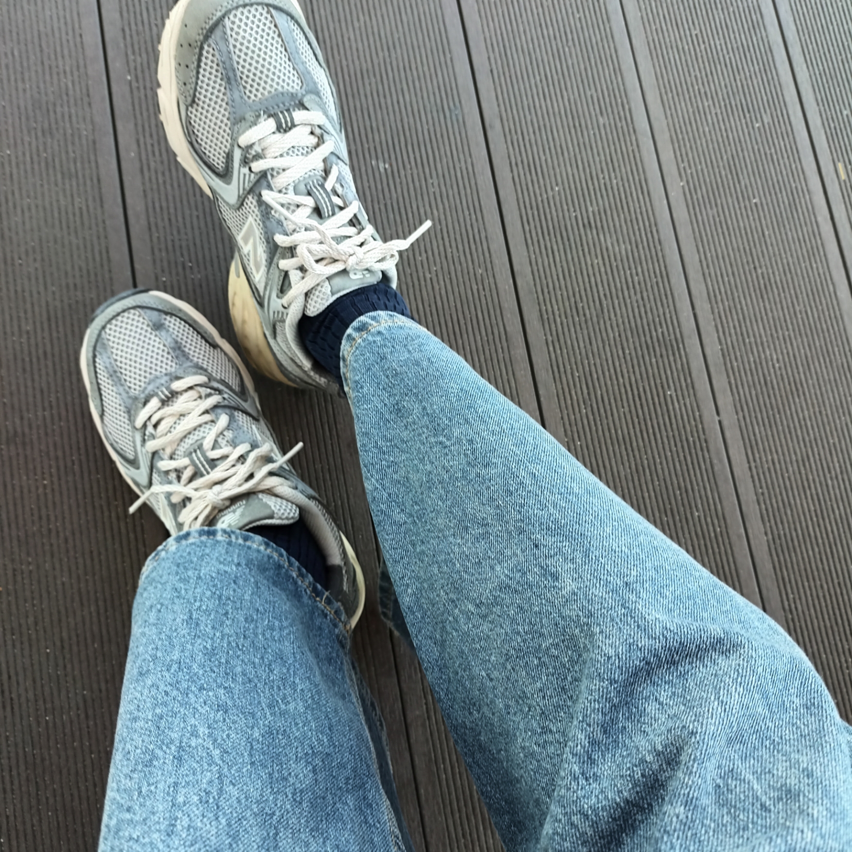 New Balance 530 Premium Vintage Grey Matter 착용 스타일 - 1