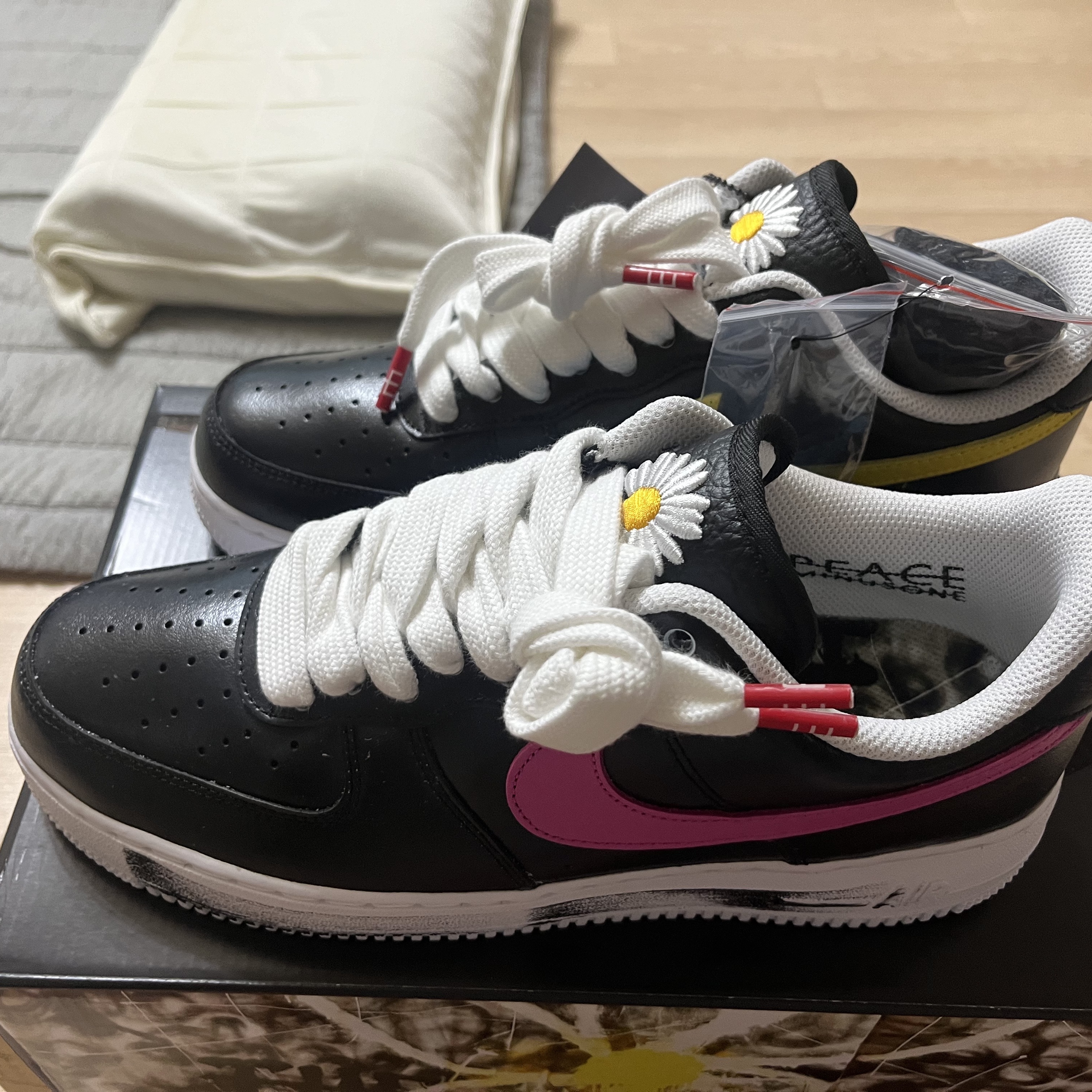Nike x Peaceminusone Air Force 1 Low Para-Noise 3.0 Black and Multicolor 착용 스타일