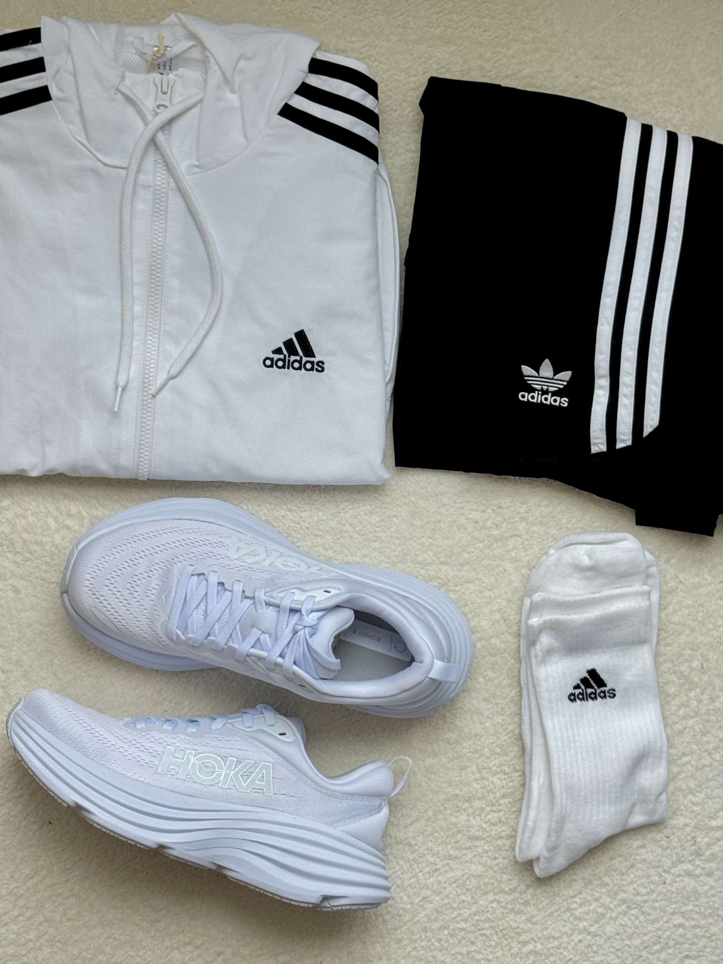 (W) Hoka Bondi 8 White - Regular, (W) Adidas Essential 3-Stripes Woven Windbreaker Jacket White - US Sizing 착용 스타일 - 4