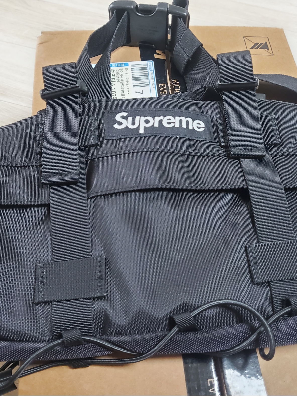 Supreme Waist Bag Black - 19FW 착용 스타일 - 2