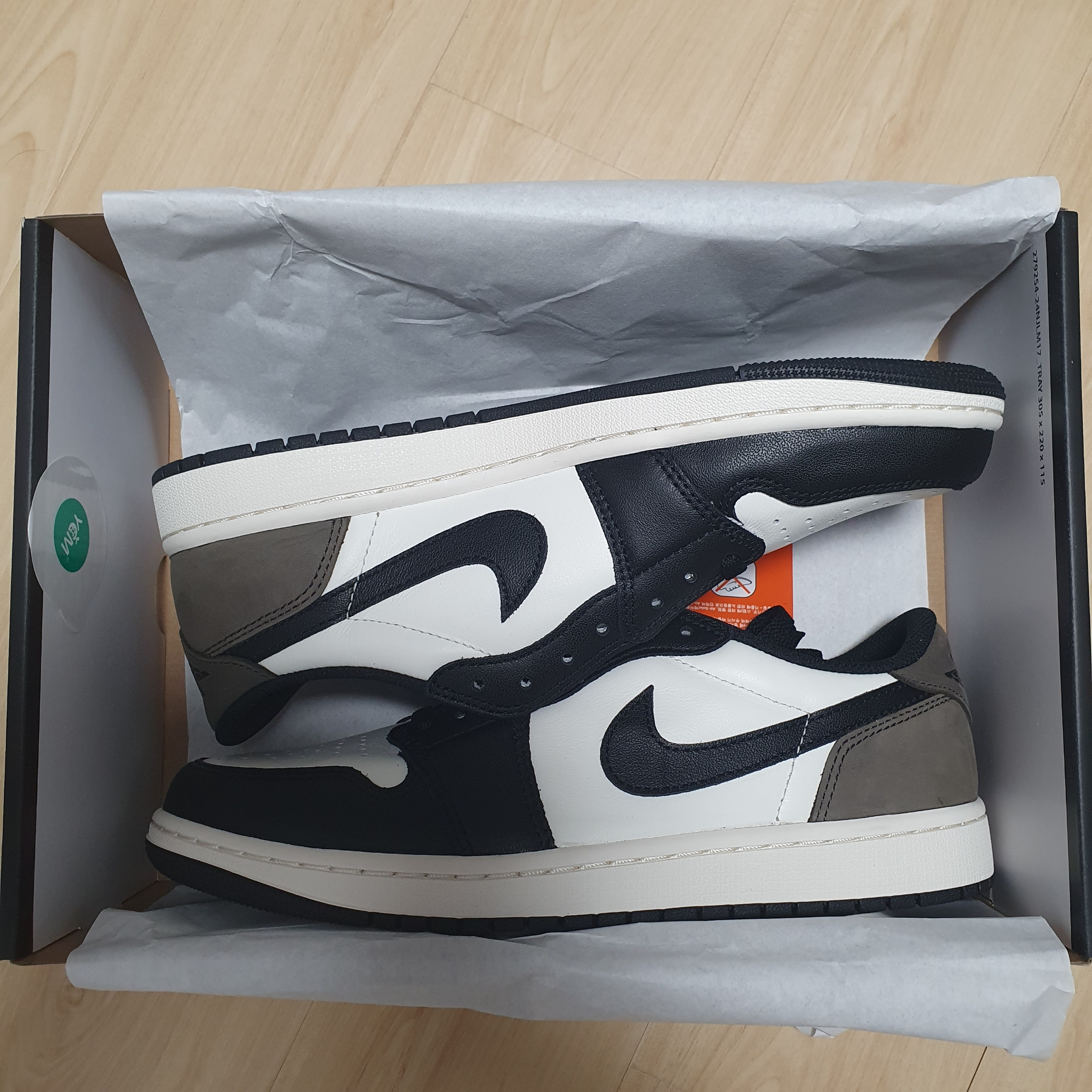 Jordan 1 Retro Low OG Mocha 착용 스타일