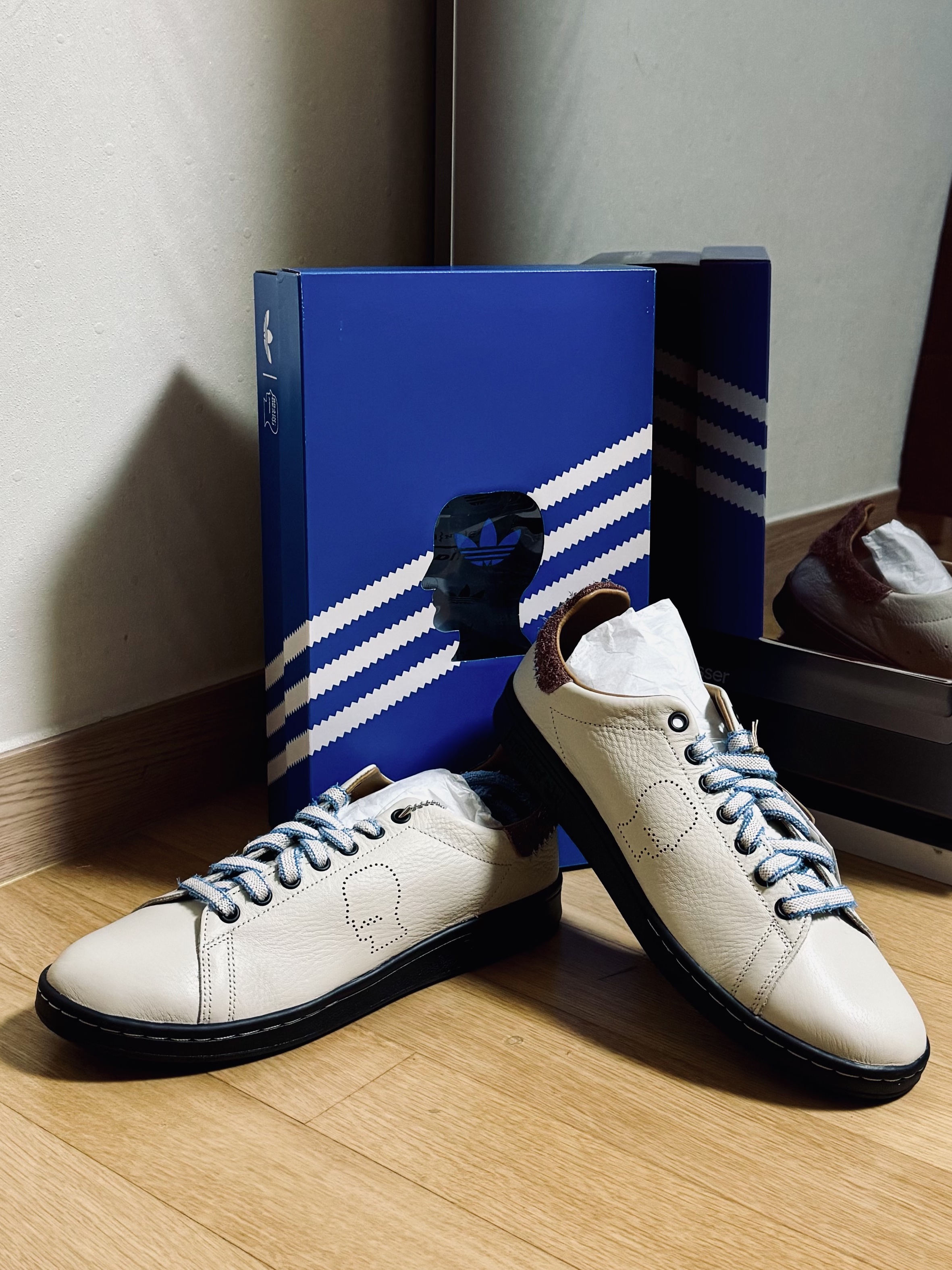 Adidas x Brain Dead Stan Smith Bliss Bahia Light Blue 착용 스타일