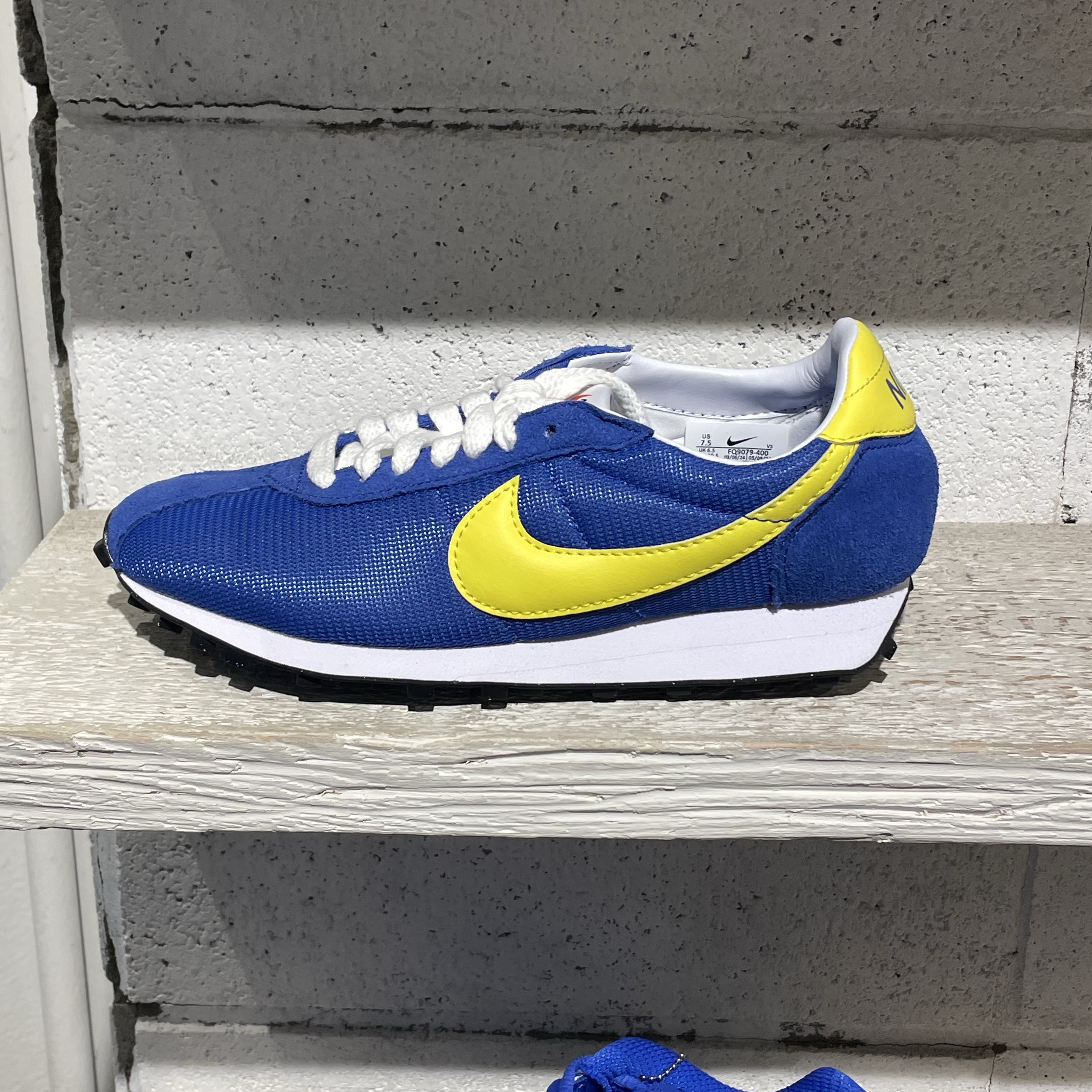 Nike LD-1000 SP Game Royal and Opti Yellow 착용 스타일