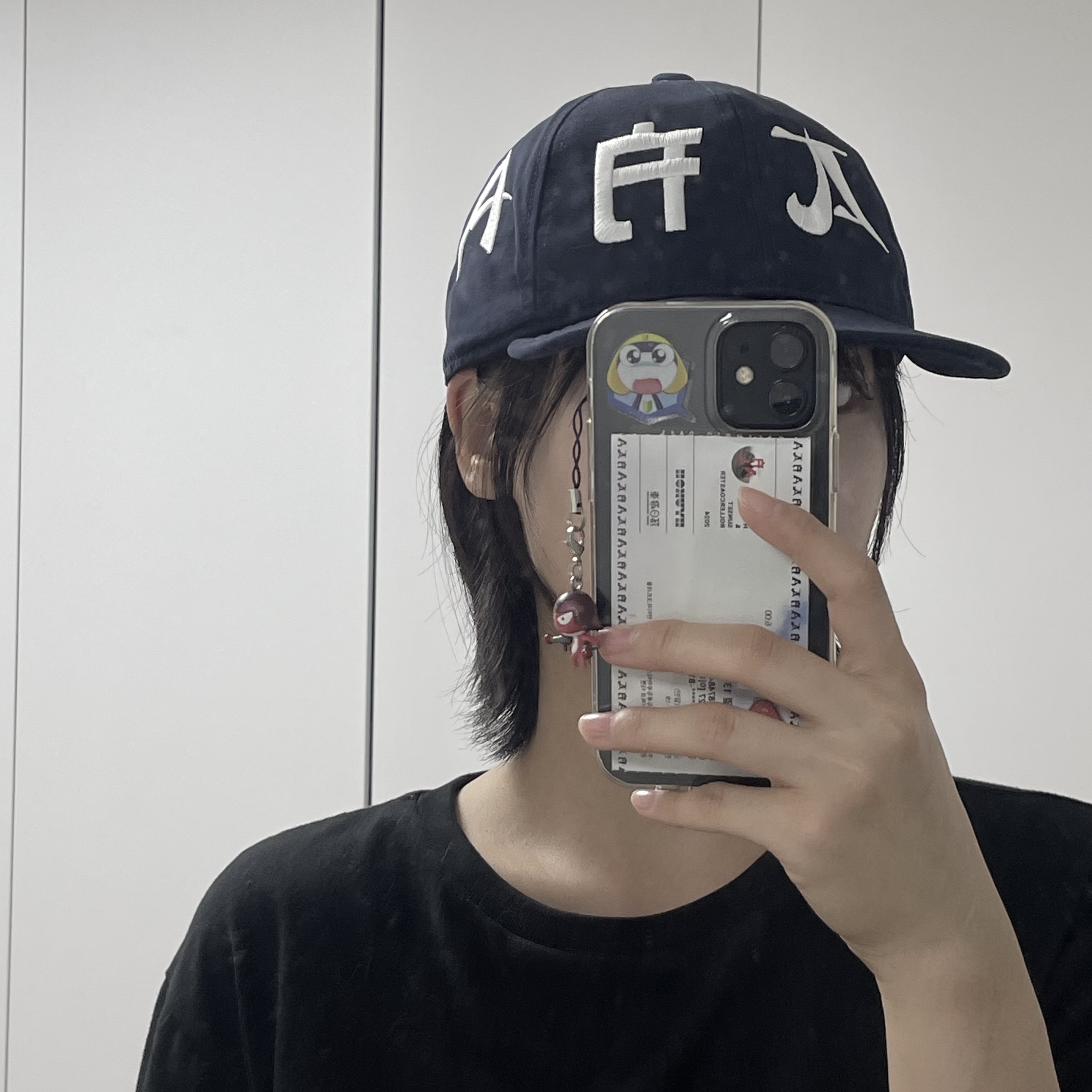 Hyukoh x Sunsetrollercoaster AAA AAAAAA Cap Navy 착용 스타일 - 1
