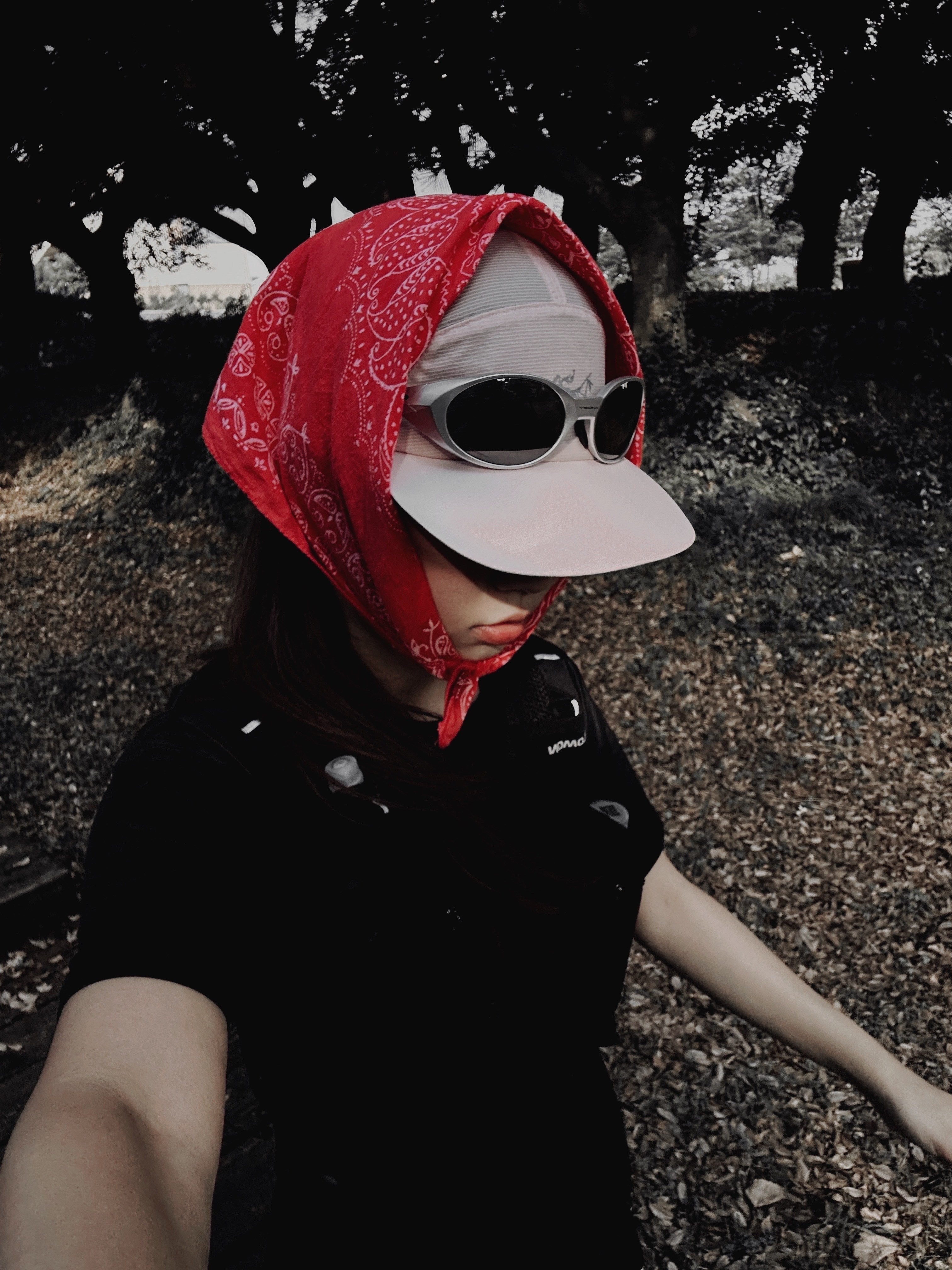 Salomon Active Skin 8 Set Black Metal, Oakley Eye Jacket Redux Silver Frame Prizm Black Polarized Lenses High Bridge Fit 착용 스타일 - 8